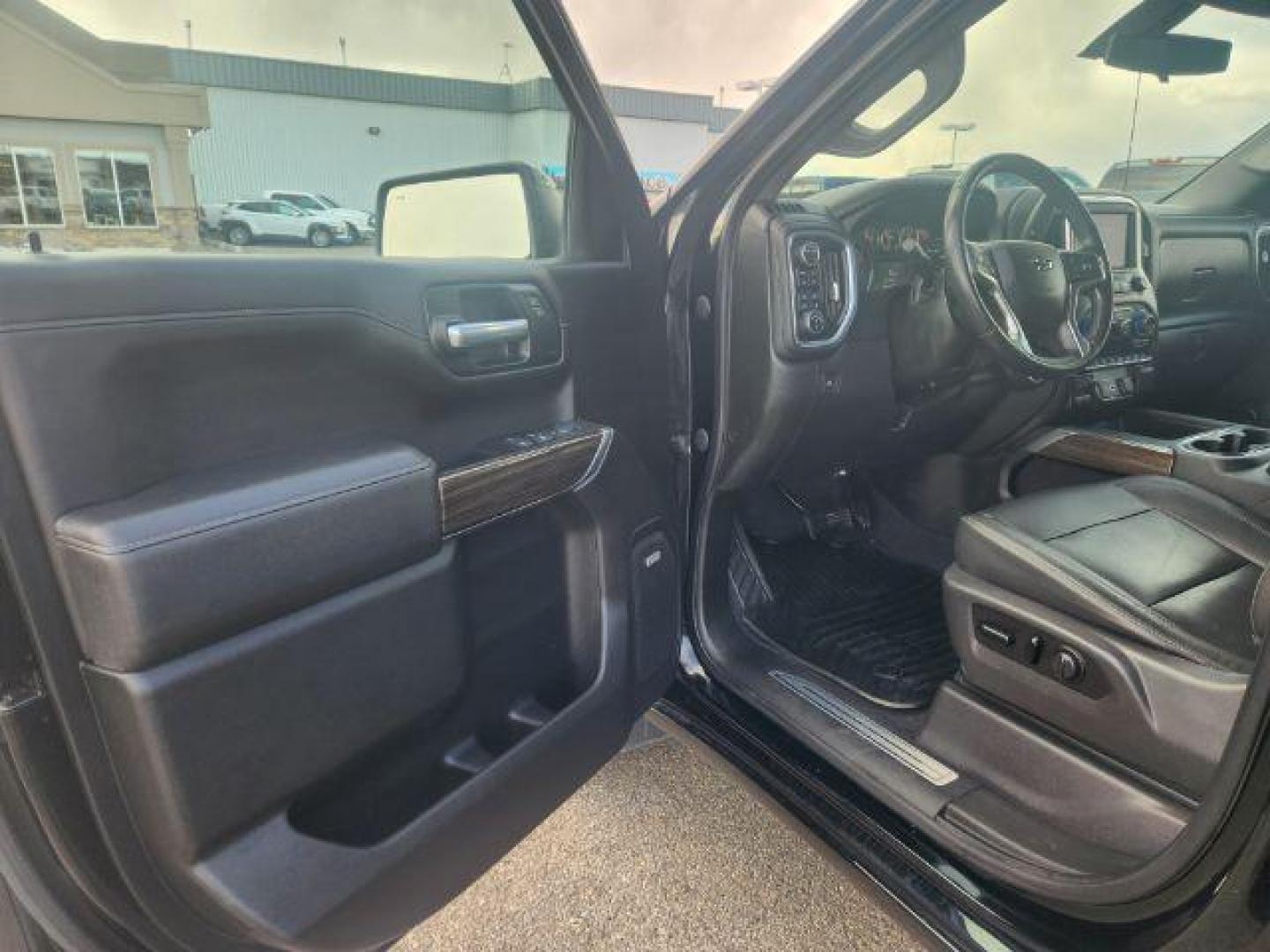 2020 Black /Jet Black, leather Chevrolet Silverado 1500 RST Crew Cab 4WD (1GCUYEEL3LZ) with an 6.2L V8 OHV 16V engine, Automatic transmission, located at 1235 N Woodruff Ave., Idaho Falls, 83401, (208) 523-1053, 43.507172, -112.000488 - 6.2L V8 Chevy half ton crew cab with a 6.5 foot bed. Low miles, black leather interior. This truck is in great condition inside and out! It is completely stock with zero modifications. This pick up is a must see! Come in today and check it out! **At timberline Auto it is always easy to find a great - Photo#10