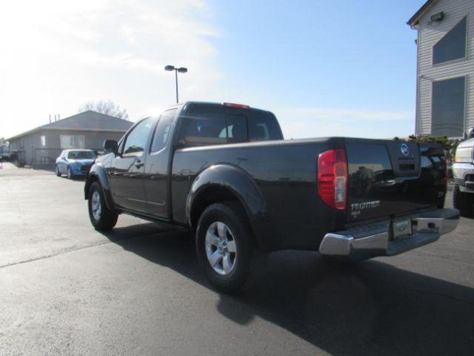 2012 GRAY /GRAY Nissan Frontier SV V6 King Cab 2WD (1N6AD0CU6CC) with an 4.0L V6 DOHC 24V engine, 5-Speed Automatic transmission, located at 1235 N Woodruff Ave., Idaho Falls, 83401, (208) 523-1053, 43.507172, -112.000488 - Photo #2