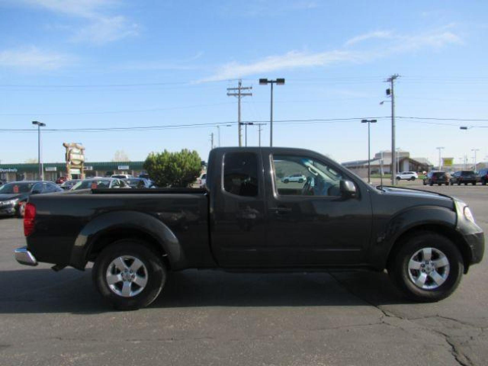 2012 GRAY /GRAY Nissan Frontier SV V6 King Cab 2WD (1N6AD0CU6CC) with an 4.0L V6 DOHC 24V engine, 5-Speed Automatic transmission, located at 1235 N Woodruff Ave., Idaho Falls, 83401, (208) 523-1053, 43.507172, -112.000488 - Photo #5