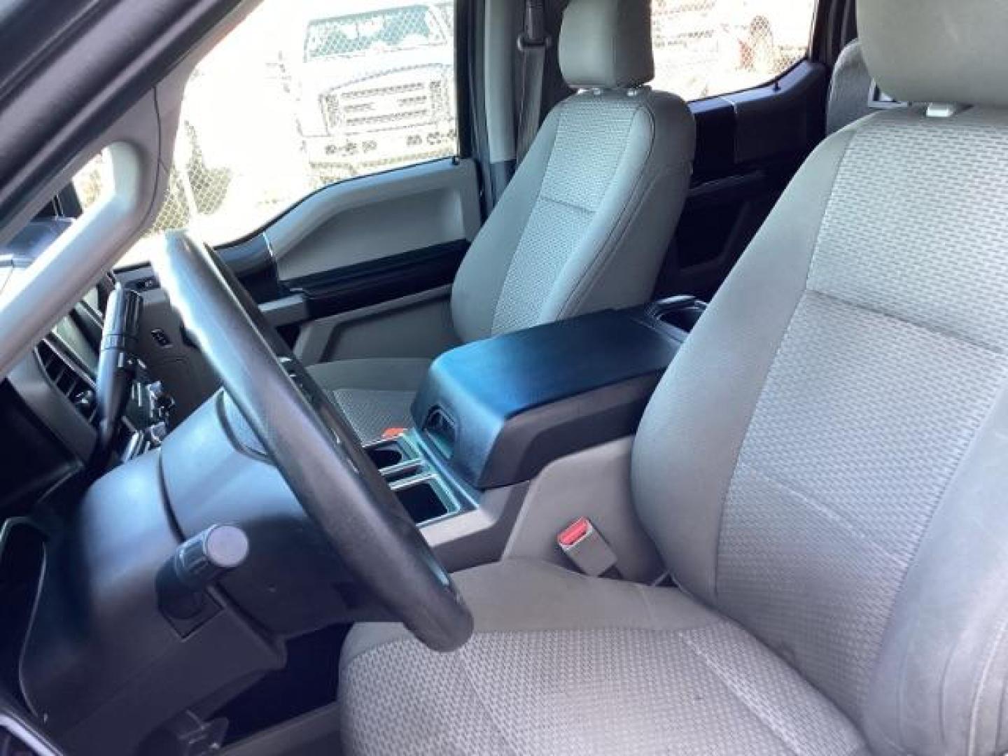 2015 GRAY /GRAY Ford F-150 XLT SuperCrew 5.5-ft. Bed 4WD (1FTEW1EF3FF) with an 5.0L V8 engine, 6-Speed Automatic transmission, located at 1235 N Woodruff Ave., Idaho Falls, 83401, (208) 523-1053, 43.507172, -112.000488 - Photo#10