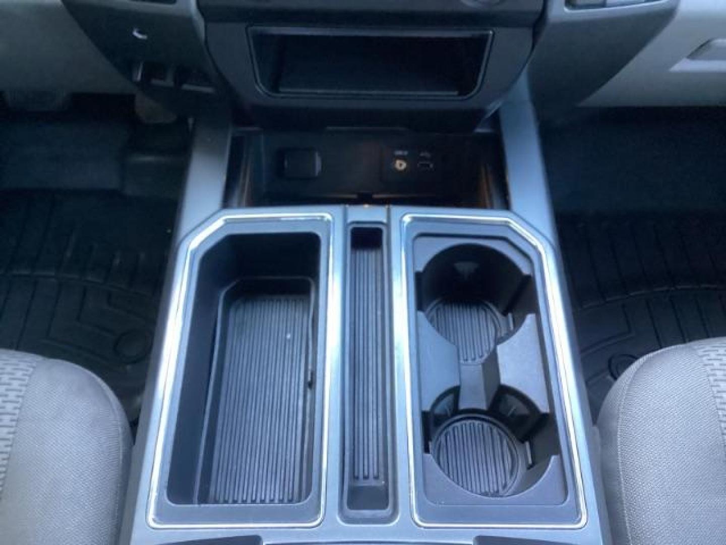 2015 GRAY /GRAY Ford F-150 XLT SuperCrew 5.5-ft. Bed 4WD (1FTEW1EF3FF) with an 5.0L V8 engine, 6-Speed Automatic transmission, located at 1235 N Woodruff Ave., Idaho Falls, 83401, (208) 523-1053, 43.507172, -112.000488 - Photo#13