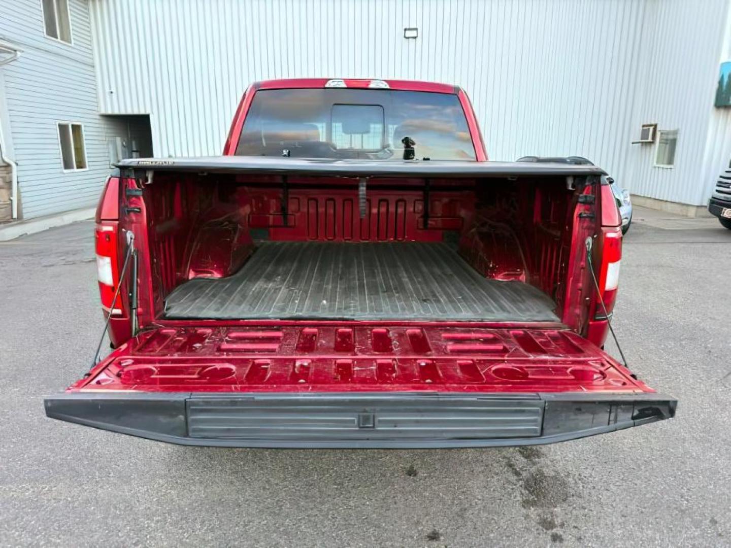 2018 RED /Black, premium cloth Ford F-150 (1FTEW1EP3JF) with an 27L V6 DOHC 24V engine, Automatic transmission, located at 1175 N Woodruff Ave, Idaho Falls, ID, 83401, 43.506901, -111.999657 - At Timberline Auto, finding a great deal on your next vehicle is always easy! Our experienced sales staff's goal is to help find you the right vehicle at the right price! Our knowledgeable finance department has options for almost any credit score. We offer extended service contract options to prote - Photo#5