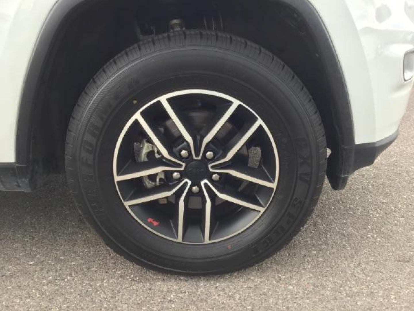 2020 Bright White Clear Coat /Black/Ruby Red, leather Jeep Grand Cherokee Trailhawk 4WD (1C4RJFLG5LC) with an 3.6L V6 DOHC 24V engine, 8-Speed Automatic transmission, located at 1235 N Woodruff Ave., Idaho Falls, 83401, (208) 523-1053, 43.507172, -112.000488 - Photo#23