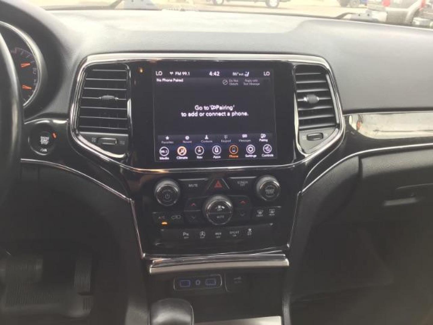 2020 Bright White Clear Coat /Black/Ruby Red, leather Jeep Grand Cherokee Trailhawk 4WD (1C4RJFLG5LC) with an 3.6L V6 DOHC 24V engine, 8-Speed Automatic transmission, located at 1235 N Woodruff Ave., Idaho Falls, 83401, (208) 523-1053, 43.507172, -112.000488 - Photo#26