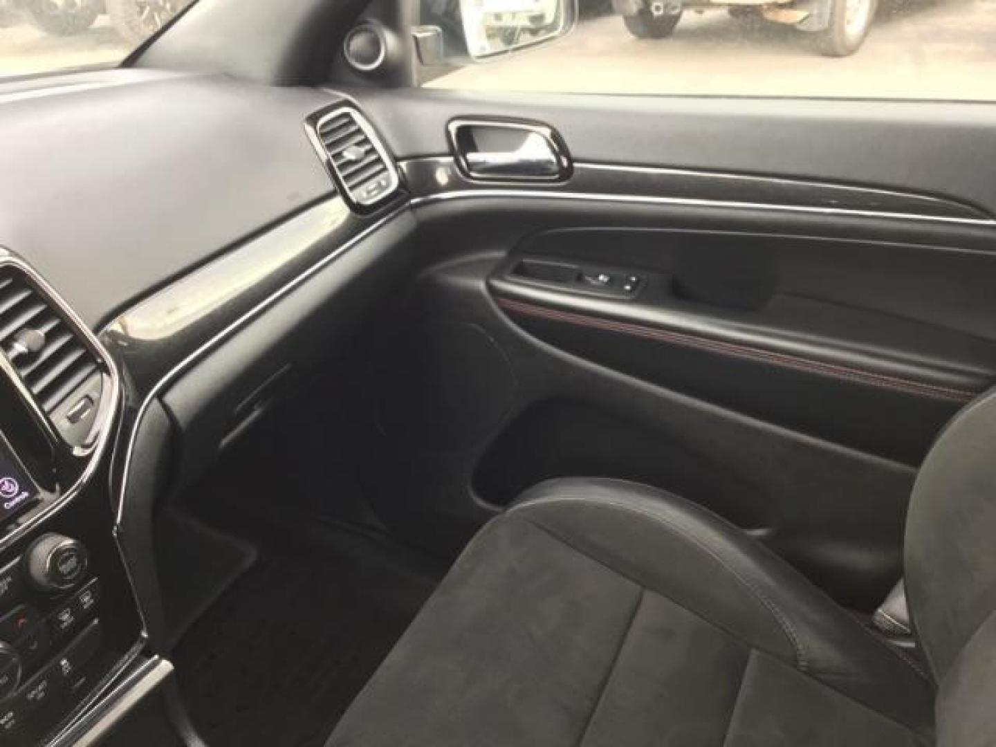 2020 Bright White Clear Coat /Black/Ruby Red, leather Jeep Grand Cherokee Trailhawk 4WD (1C4RJFLG5LC) with an 3.6L V6 DOHC 24V engine, 8-Speed Automatic transmission, located at 1235 N Woodruff Ave., Idaho Falls, 83401, (208) 523-1053, 43.507172, -112.000488 - Photo#27