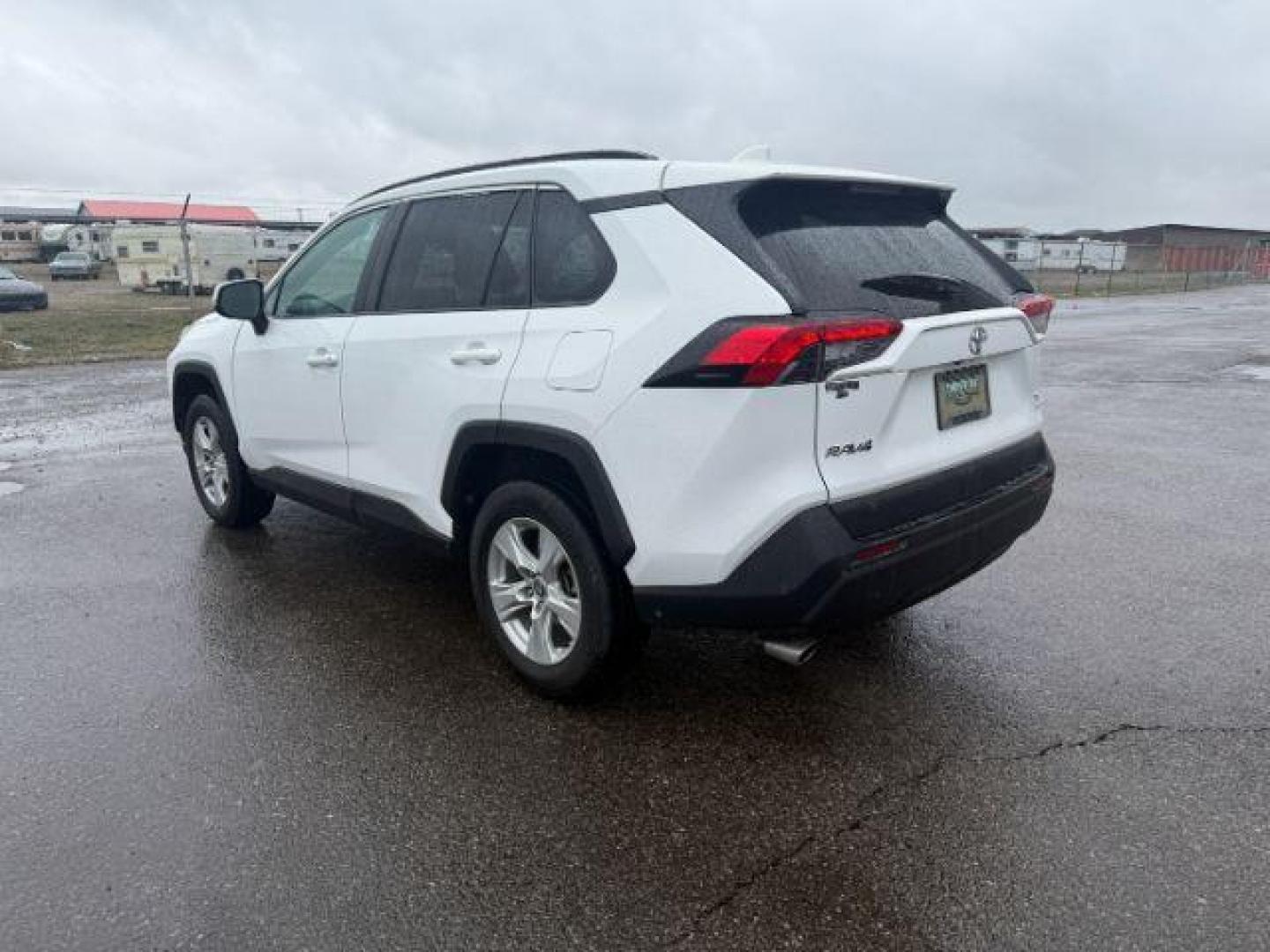 2021 Super White /Black, cloth Toyota RAV4 XLE AWD (2T3P1RFV8MC) with an 2.5L L4 DOHC 16V engine, 8-Speed Automatic transmission, located at 1235 N Woodruff Ave., Idaho Falls, 83401, (208) 523-1053, 43.507172, -112.000488 - Photo#2