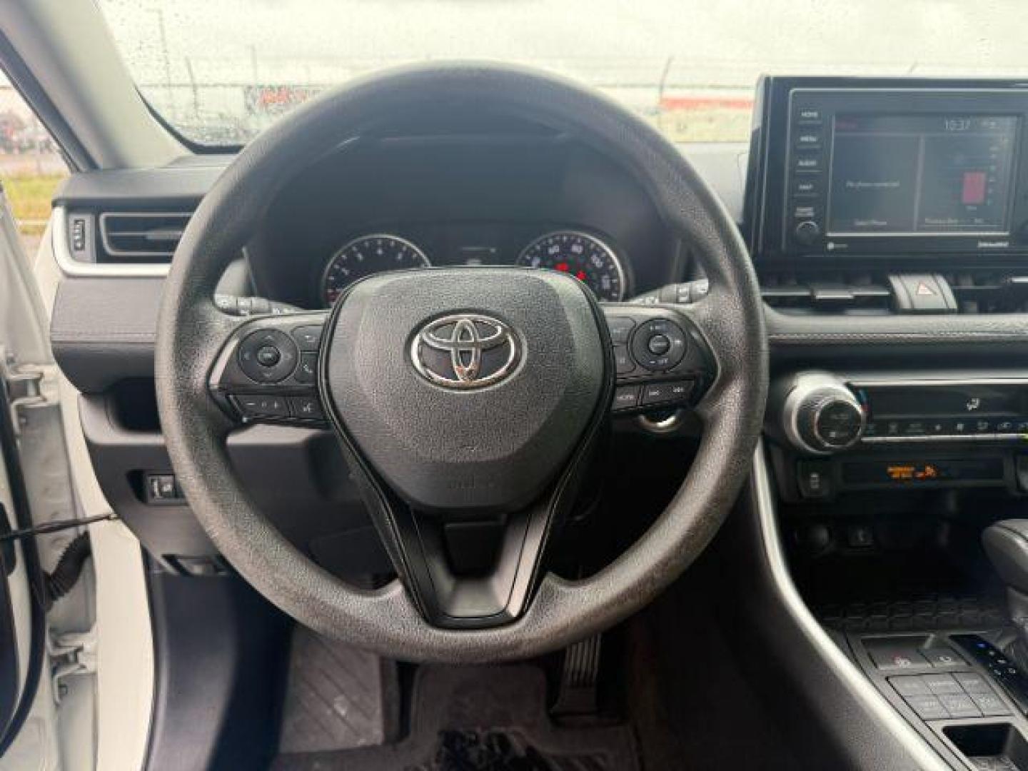 2021 Super White /Black, cloth Toyota RAV4 XLE AWD (2T3P1RFV8MC) with an 2.5L L4 DOHC 16V engine, 8-Speed Automatic transmission, located at 1235 N Woodruff Ave., Idaho Falls, 83401, (208) 523-1053, 43.507172, -112.000488 - Photo#13
