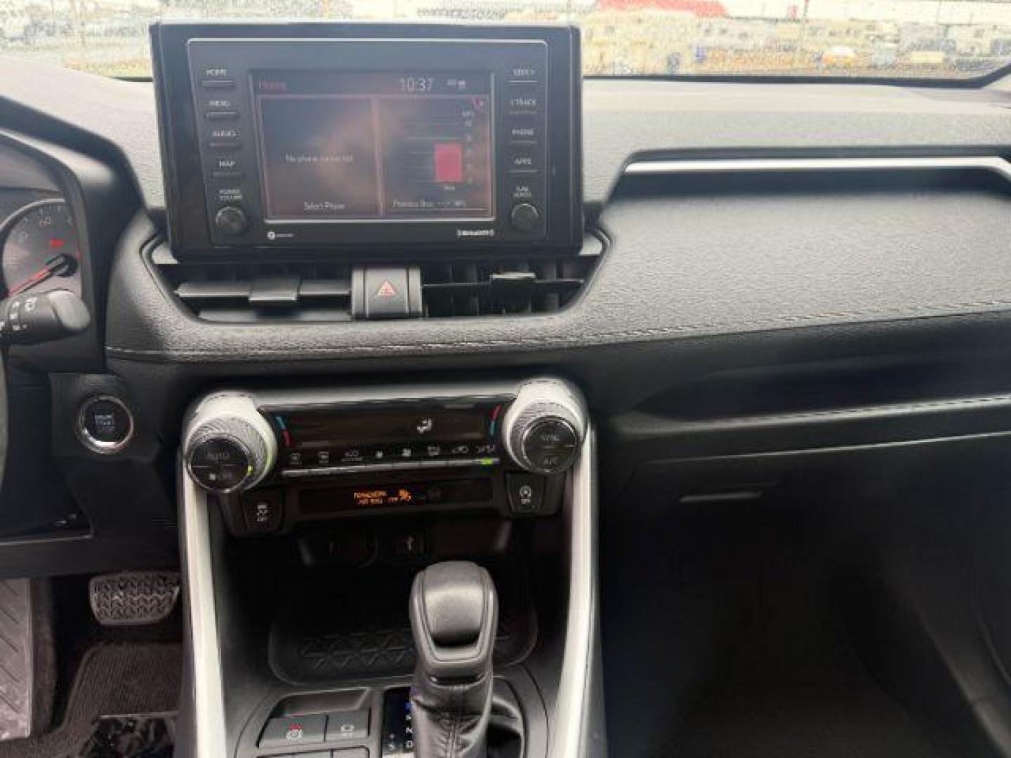2021 Super White /Black, cloth Toyota RAV4 XLE AWD (2T3P1RFV8MC) with an 2.5L L4 DOHC 16V engine, 8-Speed Automatic transmission, located at 1235 N Woodruff Ave., Idaho Falls, 83401, (208) 523-1053, 43.507172, -112.000488 - Photo#14