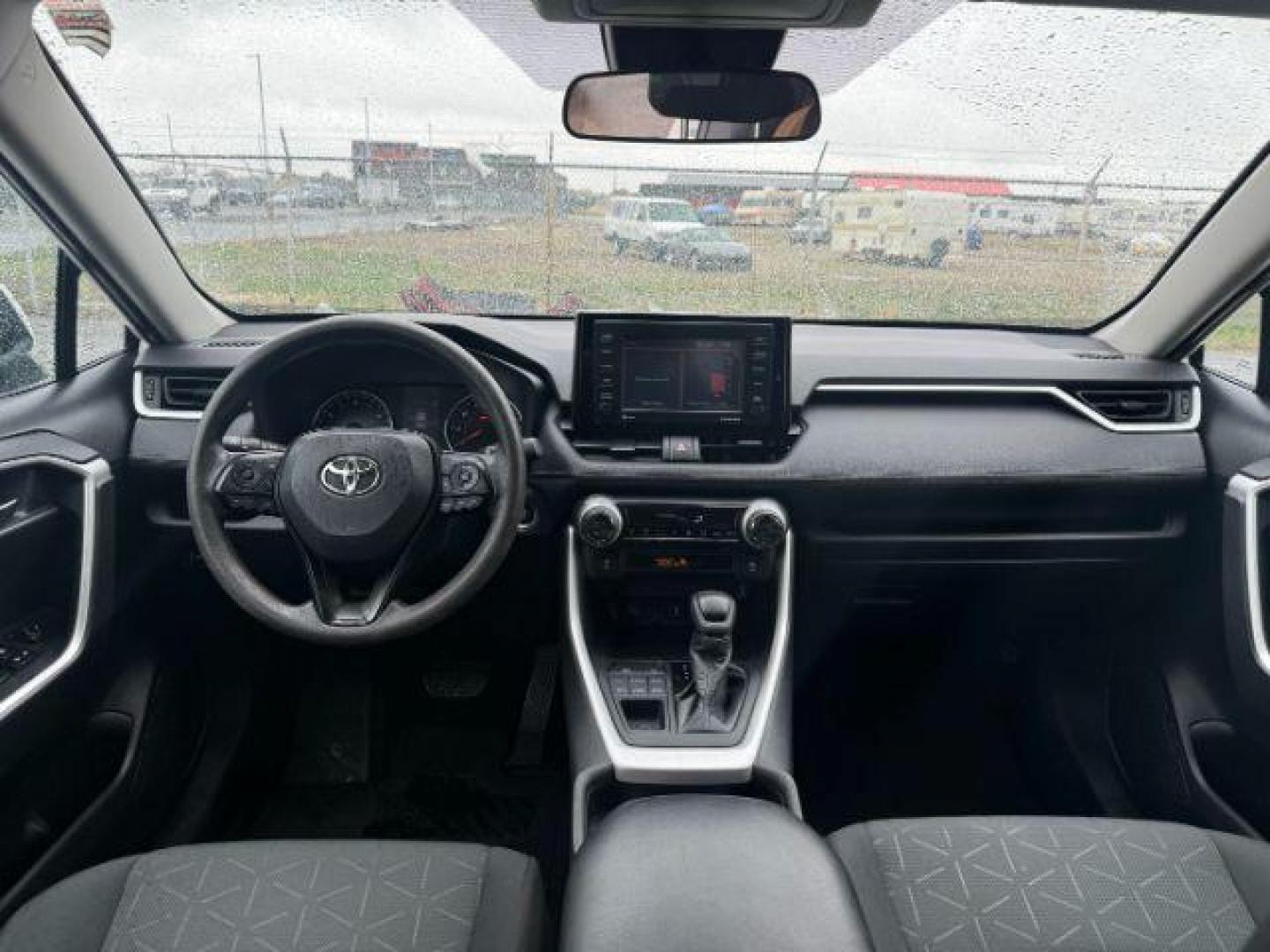 2021 Super White /Black, cloth Toyota RAV4 XLE AWD (2T3P1RFV8MC) with an 2.5L L4 DOHC 16V engine, 8-Speed Automatic transmission, located at 1235 N Woodruff Ave., Idaho Falls, 83401, (208) 523-1053, 43.507172, -112.000488 - Photo#19