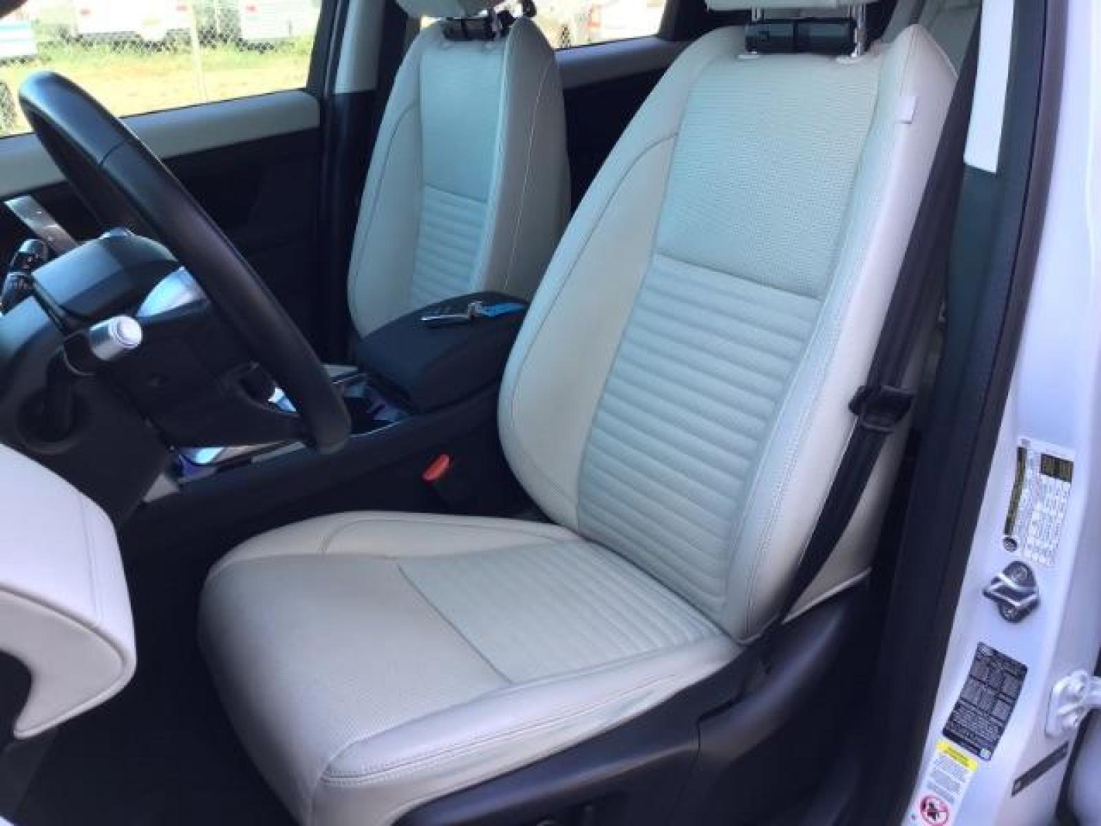 2020 Fuji White /Light Oyster, leather Land Rover Discovery Sport S (SALCJ2FX1LH) with an 2.0L L4 DOHC 16V engine, 9-Speed Automatic transmission, located at 1235 N Woodruff Ave., Idaho Falls, 83401, (208) 523-1053, 43.507172, -112.000488 - Photo #12