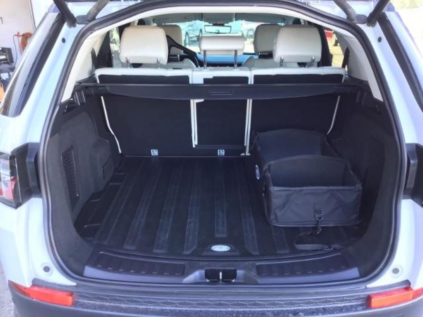 2020 Fuji White /Light Oyster, leather Land Rover Discovery Sport S (SALCJ2FX1LH) with an 2.0L L4 DOHC 16V engine, 9-Speed Automatic transmission, located at 1235 N Woodruff Ave., Idaho Falls, 83401, (208) 523-1053, 43.507172, -112.000488 - Photo#16