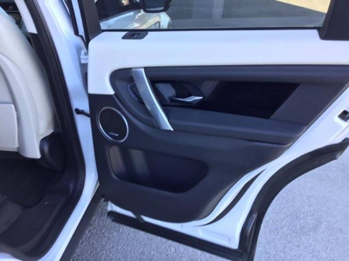 2020 Fuji White /Light Oyster, leather Land Rover Discovery Sport S (SALCJ2FX1LH) with an 2.0L L4 DOHC 16V engine, 9-Speed Automatic transmission, located at 1235 N Woodruff Ave., Idaho Falls, 83401, (208) 523-1053, 43.507172, -112.000488 - Photo#17