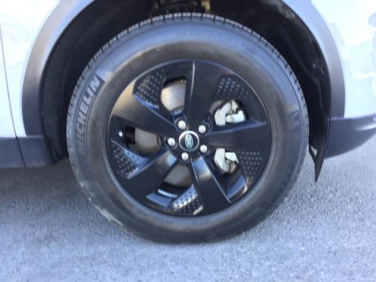 2020 Fuji White /Light Oyster, leather Land Rover Discovery Sport S (SALCJ2FX1LH) with an 2.0L L4 DOHC 16V engine, 9-Speed Automatic transmission, located at 1235 N Woodruff Ave., Idaho Falls, 83401, (208) 523-1053, 43.507172, -112.000488 - Photo#23