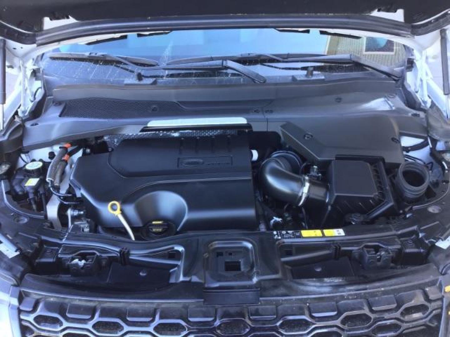 2020 Fuji White /Light Oyster, leather Land Rover Discovery Sport S (SALCJ2FX1LH) with an 2.0L L4 DOHC 16V engine, 9-Speed Automatic transmission, located at 1235 N Woodruff Ave., Idaho Falls, 83401, (208) 523-1053, 43.507172, -112.000488 - Photo#25