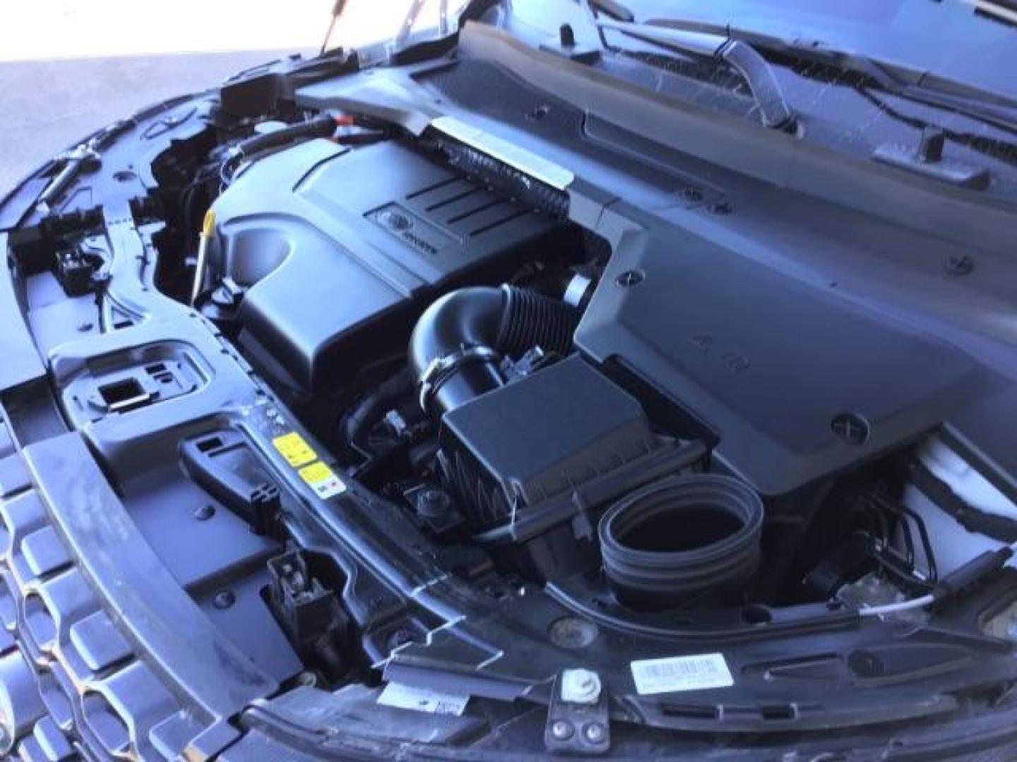 2020 Fuji White /Light Oyster, leather Land Rover Discovery Sport S (SALCJ2FX1LH) with an 2.0L L4 DOHC 16V engine, 9-Speed Automatic transmission, located at 1235 N Woodruff Ave., Idaho Falls, 83401, (208) 523-1053, 43.507172, -112.000488 - Photo#27