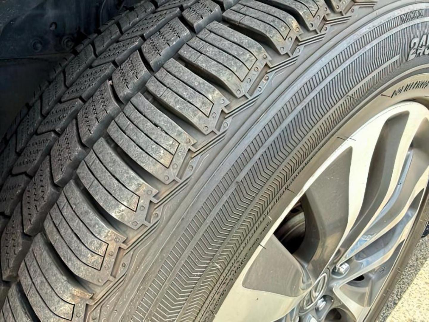 2016 WHITE /SH AWD Acura MDX (5FRYD4H4XGB) with an 35L V6 SOHC 24V engine, Automatic transmission, located at 1175 N Woodruff Ave, Idaho Falls, ID, 83401, 43.506901, -111.999657 - At Timberline Auto, finding a great deal on your next vehicle is always easy! Our experienced sales staff's goal is to help find you the right vehicle at the right price! Our knowledgeable finance department has options for almost any credit score. We offer extended service contract options to prote - Photo#12