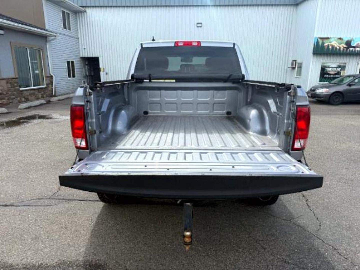 2019 SILVER /Black/Diesel Gray, cloth Ram 1500 Classic (1C6RR7KT1KS) with an 57L V8 OHV 16V engine, Automatic transmission, located at 1175 N Woodruff Ave, Idaho Falls, ID, 83401, 43.506901, -111.999657 - At Timberline Auto, finding a great deal on your next vehicle is always easy! Our experienced sales staff goal is to help find you the right vehicle at the right price! Our knowledgeable finance department has options for almost any credit score. We offer extended service contract options to prot - Photo#5