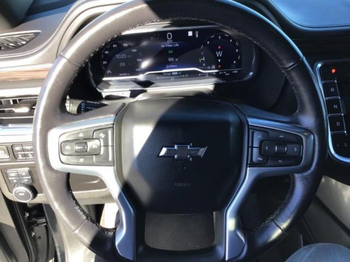 2022 Black /Jet Black Chevrolet Suburban Z71 (1GNSKDKDXNR) with an 5.3L V8 OHV 16V engine, 10-Speed Automatic transmission, located at 1235 N Woodruff Ave., Idaho Falls, 83401, (208) 523-1053, 43.507172, -112.000488 - This 2022 Chevrolet Suburban LT Z71, has the 5.3L V8 motor. It only has 35,683 miles. Comes with leather seats, both fronts seats are powered, heated seats, remote start, back up camera, lane assist, rear climate control, Bose stereo system, Running boards , and it has a towing package. **At Timberl - Photo#12