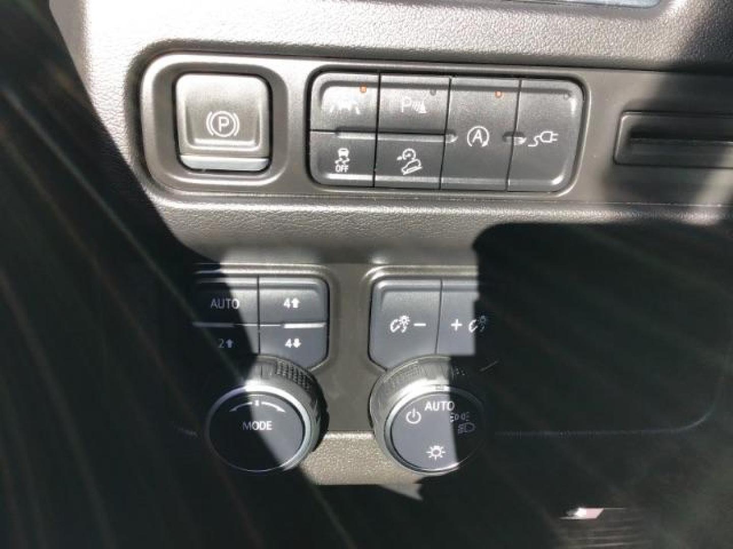 2022 Black /Jet Black Chevrolet Suburban Z71 (1GNSKDKDXNR) with an 5.3L V8 OHV 16V engine, 10-Speed Automatic transmission, located at 1235 N Woodruff Ave., Idaho Falls, 83401, (208) 523-1053, 43.507172, -112.000488 - This 2022 Chevrolet Suburban LT Z71, has the 5.3L V8 motor. It only has 35,683 miles. Comes with leather seats, both fronts seats are powered, heated seats, remote start, back up camera, lane assist, rear climate control, Bose stereo system, Running boards , and it has a towing package. **At Timberl - Photo#14