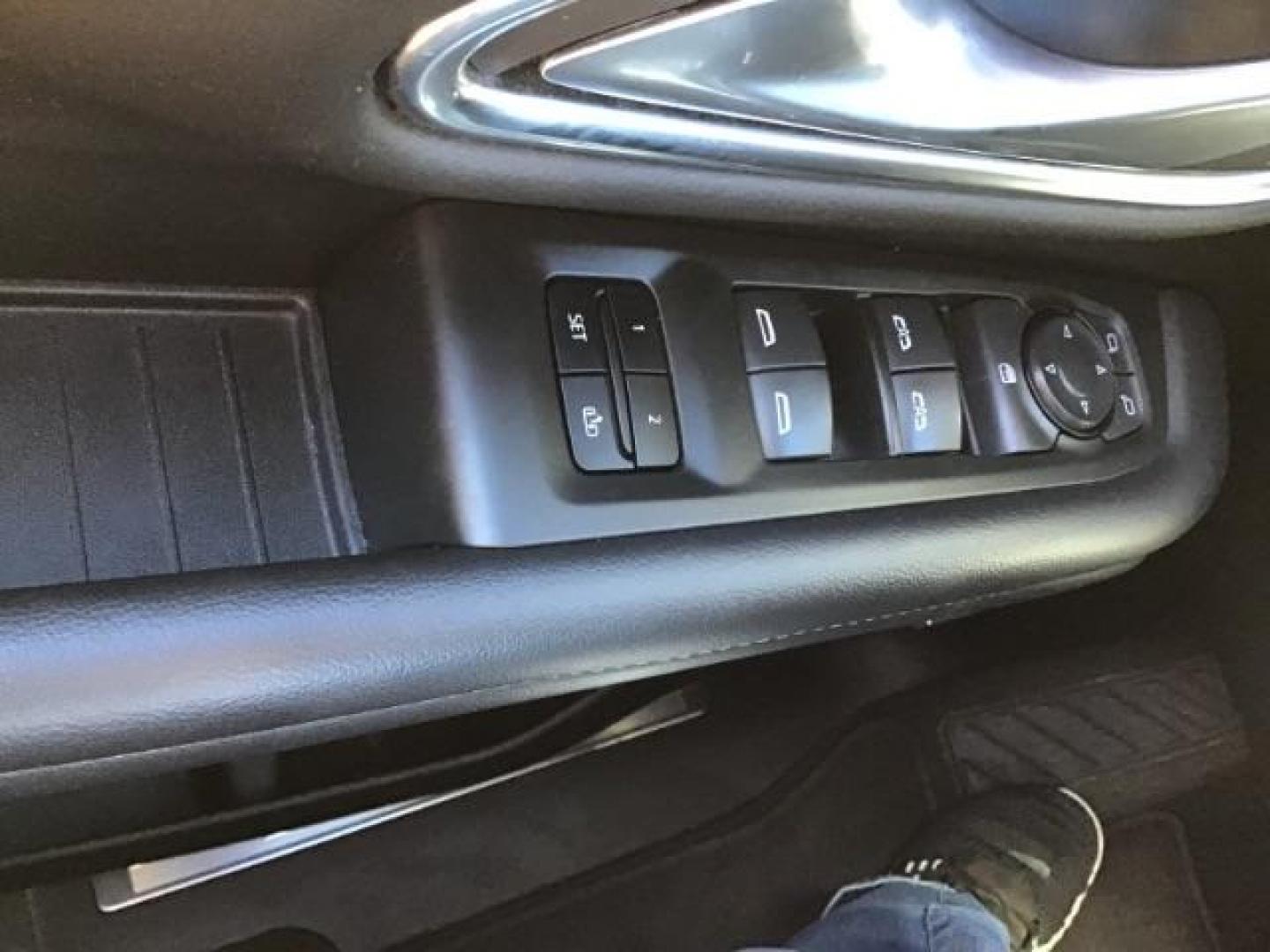 2022 Black /Jet Black Chevrolet Suburban Z71 (1GNSKDKDXNR) with an 5.3L V8 OHV 16V engine, 10-Speed Automatic transmission, located at 1235 N Woodruff Ave., Idaho Falls, 83401, (208) 523-1053, 43.507172, -112.000488 - This 2022 Chevrolet Suburban LT Z71, has the 5.3L V8 motor. It only has 35,683 miles. Comes with leather seats, both fronts seats are powered, heated seats, remote start, back up camera, lane assist, rear climate control, Bose stereo system, Running boards , and it has a towing package. **At Timberl - Photo#15
