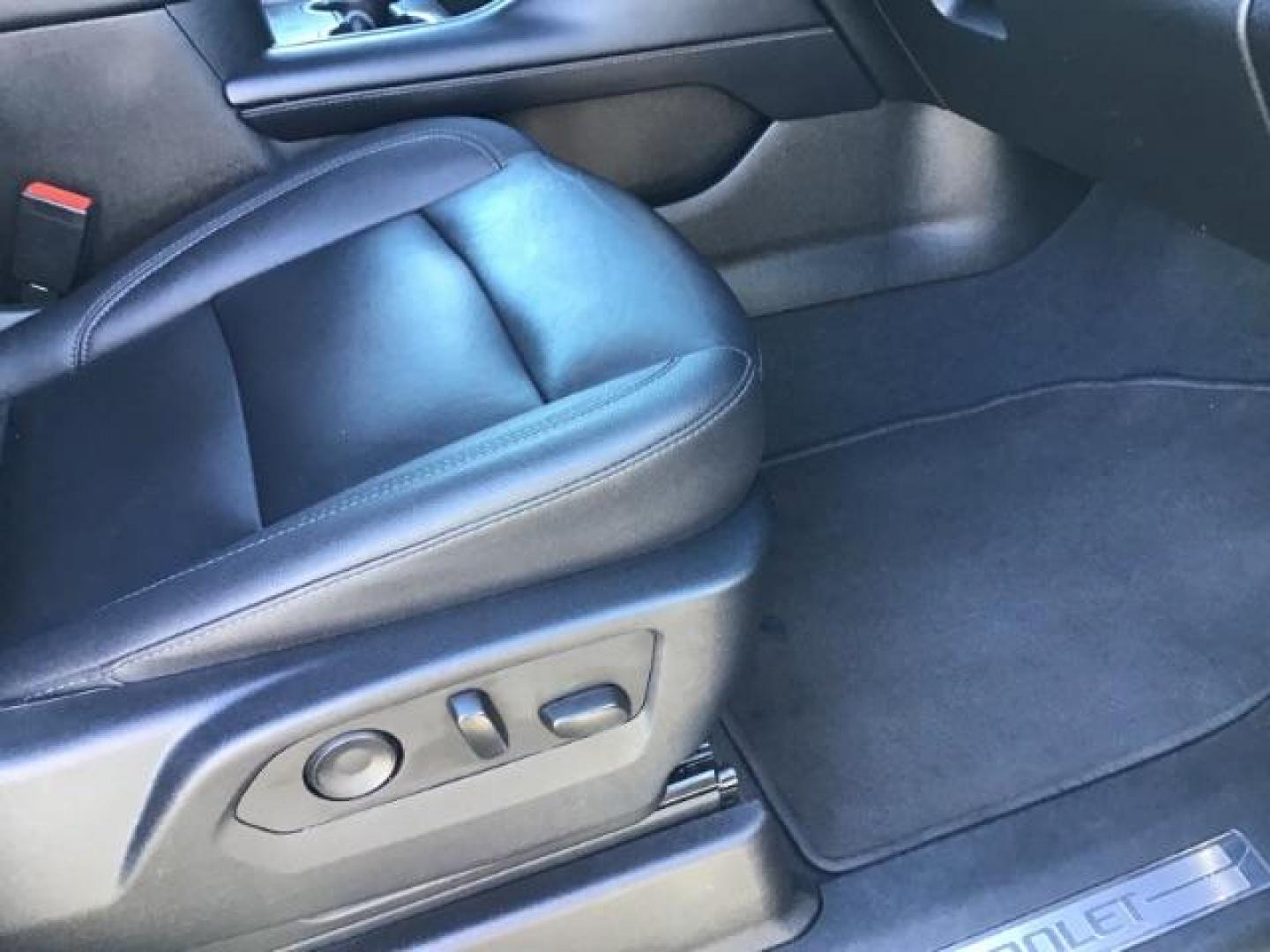 2022 Black /Jet Black Chevrolet Suburban Z71 (1GNSKDKDXNR) with an 5.3L V8 OHV 16V engine, 10-Speed Automatic transmission, located at 1235 N Woodruff Ave., Idaho Falls, 83401, (208) 523-1053, 43.507172, -112.000488 - This 2022 Chevrolet Suburban LT Z71, has the 5.3L V8 motor. It only has 35,683 miles. Comes with leather seats, both fronts seats are powered, heated seats, remote start, back up camera, lane assist, rear climate control, Bose stereo system, Running boards , and it has a towing package. **At Timberl - Photo#22