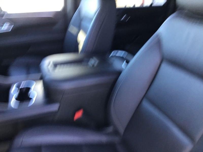 2022 Black /Jet Black Chevrolet Suburban Z71 (1GNSKDKDXNR) with an V8, 5.3L engine, 10-Speed Automatic transmission, located at 1175 N Woodruff Ave, Idaho Falls, ID, 83401, 43.506901, -111.999657 - <b>Vehicle Details</b><br>Take home capability, comfort, and confidence in this pre-owned 2022 Chevrolet Suburban 1500 Z71 4WD, now available in Idaho Falls, ID. Built for family travel, towing, and everyday driving, this full-size SUV pairs a strong V8 5.3L Gasoline engine with the Z71 off-road pac- Photo#9