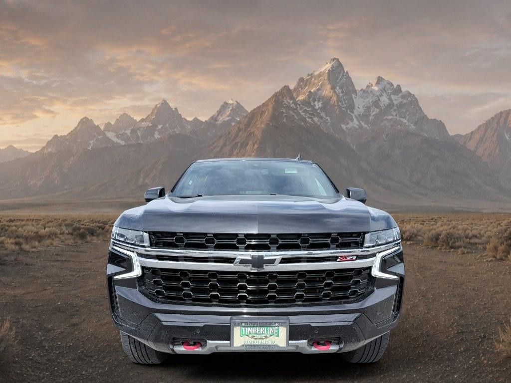 2022 Black /Jet Black Chevrolet Suburban Z71 (1GNSKDKDXNR) with an V8, 5.3L engine, 10-Speed Automatic transmission, located at 1175 N Woodruff Ave, Idaho Falls, ID, 83401, 43.506901, -111.999657 - <b>Vehicle Details</b><br>Take home capability, comfort, and confidence in this pre-owned 2022 Chevrolet Suburban 1500 Z71 4WD, now available in Idaho Falls, ID. Built for family travel, towing, and everyday driving, this full-size SUV pairs a strong V8 5.3L Gasoline engine with the Z71 off-road pac- Photo#6