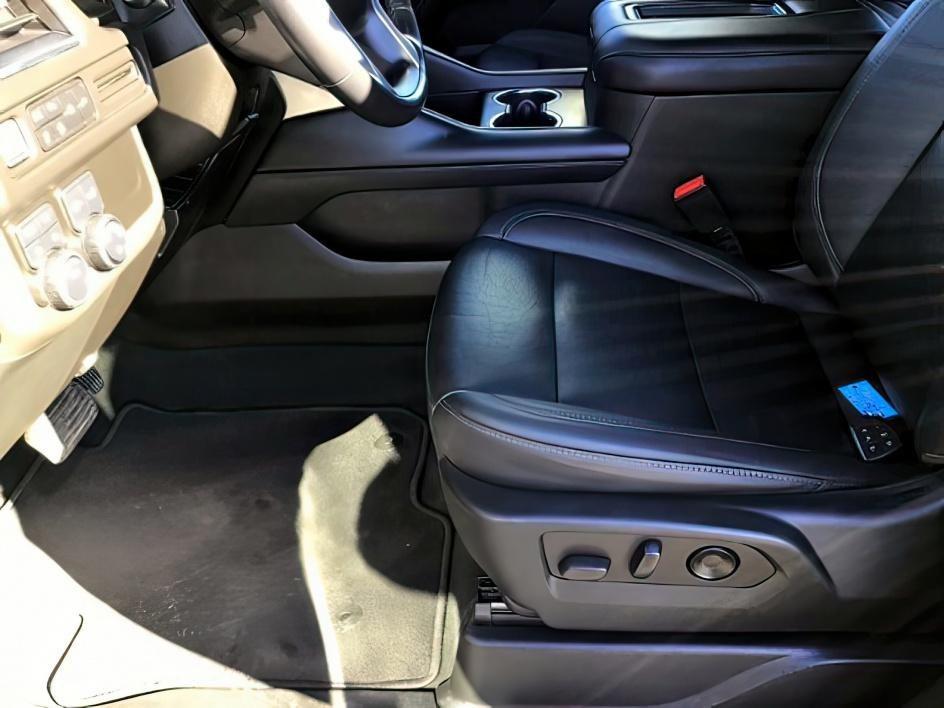 2022 Black /Jet Black Chevrolet Suburban (1GNSKDKDXNR) with an 53L V8 OHV 16V engine, Automatic transmission, located at 1175 N Woodruff Ave, Idaho Falls, ID, 83401, 43.506901, -111.999657- Photo#7