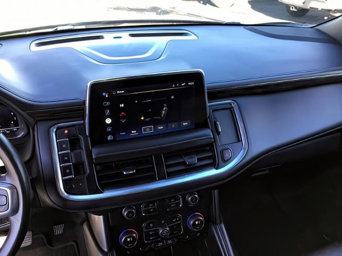 2022 Black /Jet Black Chevrolet Suburban Z71 (1GNSKDKDXNR) with an 5.3L V8 OHV 16V engine, 10-Speed Automatic transmission, located at 1235 N Woodruff Ave., Idaho Falls, 83401, (208) 523-1053, 43.507172, -112.000488 - This 2022 Chevrolet Suburban LT Z71, has the 5.3L V8 motor. It only has 35,683 miles. Comes with leather seats, both fronts seats are powered, heated seats, remote start, back up camera, lane assist, rear climate control, Bose stereo system, Running boards , and it has a towing package. **At Timberl - Photo#9