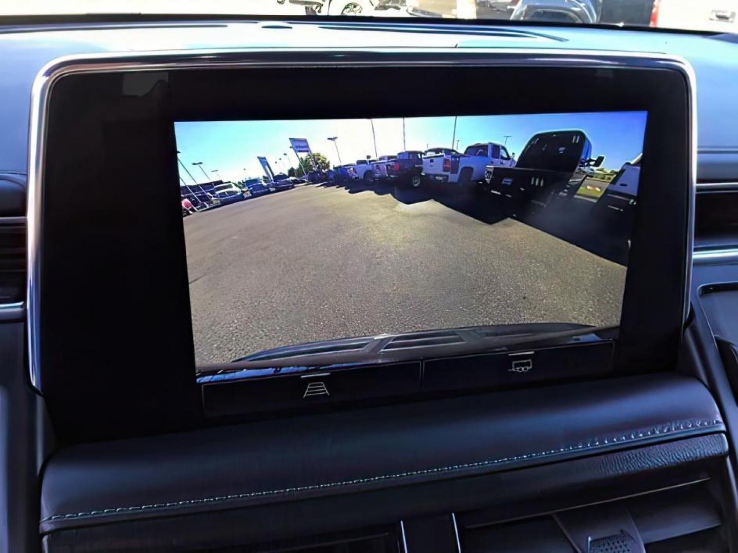 2022 Black /Jet Black Chevrolet Suburban Z71 (1GNSKDKDXNR) with an 5.3L V8 OHV 16V engine, 10-Speed Automatic transmission, located at 1235 N Woodruff Ave., Idaho Falls, 83401, (208) 523-1053, 43.507172, -112.000488 - This 2022 Chevrolet Suburban LT Z71, has the 5.3L V8 motor. It only has 35,683 miles. Comes with leather seats, both fronts seats are powered, heated seats, remote start, back up camera, lane assist, rear climate control, Bose stereo system, Running boards , and it has a towing package. **At Timberl - Photo#10