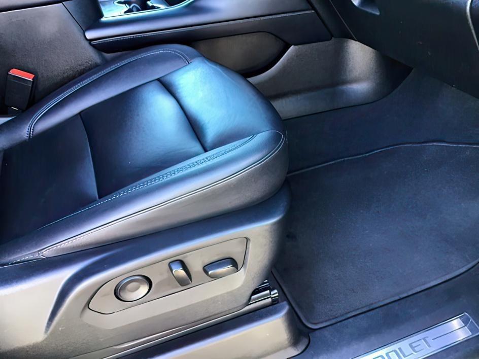 2022 Black /Jet Black Chevrolet Suburban (1GNSKDKDXNR) with an 53L V8 OHV 16V engine, Automatic transmission, located at 1175 N Woodruff Ave, Idaho Falls, ID, 83401, 43.506901, -111.999657- Photo#22