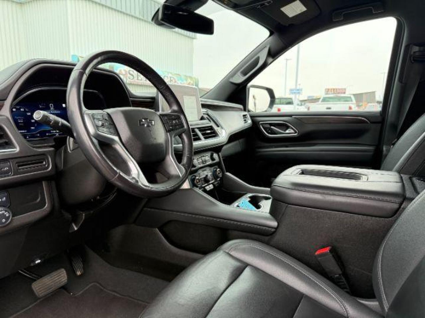 2022 Black /Jet Black Chevrolet Suburban (1GNSKDKDXNR) with an 53L V8 OHV 16V engine, Automatic transmission, located at 1175 N Woodruff Ave, Idaho Falls, ID, 83401, 43.506901, -111.999657 - This 2022 Chevrolet Suburban LT Z71, has the 5.3L V8 motor. It only has 35,683 miles. Comes with leather seats, both fronts seats are powered, heated seats, remote start, back up camera, lane assist, rear climate control, Bose stereo system, Running boards , and it has a towing package. **At Timberl - Photo#39