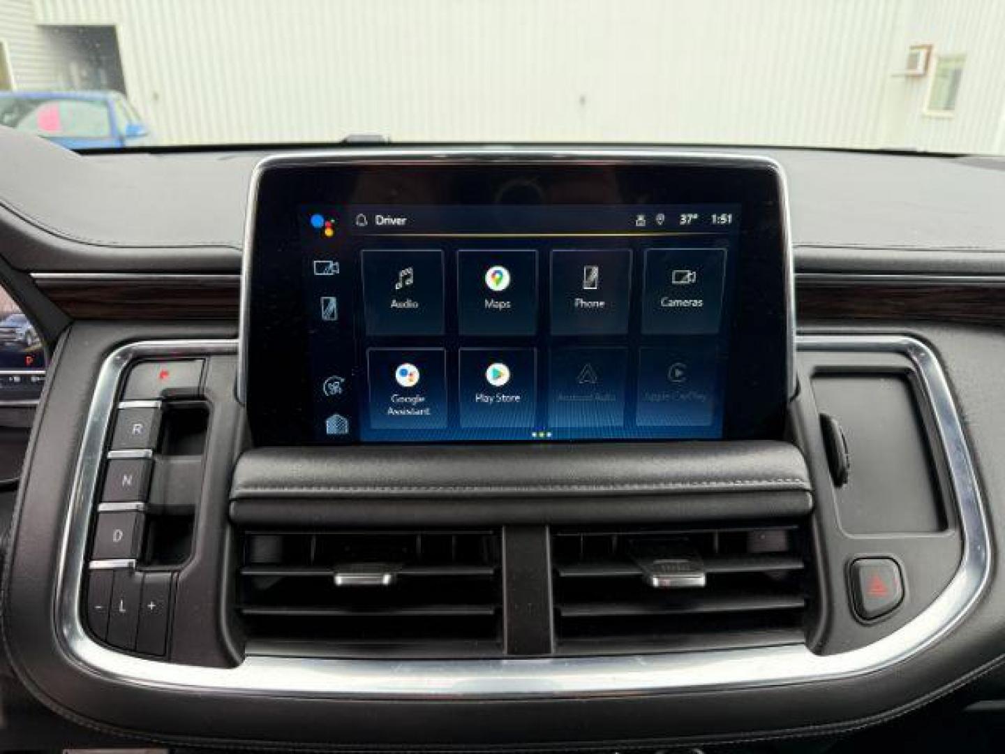 2022 Black /Jet Black Chevrolet Suburban (1GNSKDKDXNR) with an 53L V8 OHV 16V engine, Automatic transmission, located at 1175 N Woodruff Ave, Idaho Falls, ID, 83401, 43.506901, -111.999657 - This 2022 Chevrolet Suburban LT Z71, has the 5.3L V8 motor. It only has 35,683 miles. Comes with leather seats, both fronts seats are powered, heated seats, remote start, back up camera, lane assist, rear climate control, Bose stereo system, Running boards , and it has a towing package. **At Timberl - Photo#41