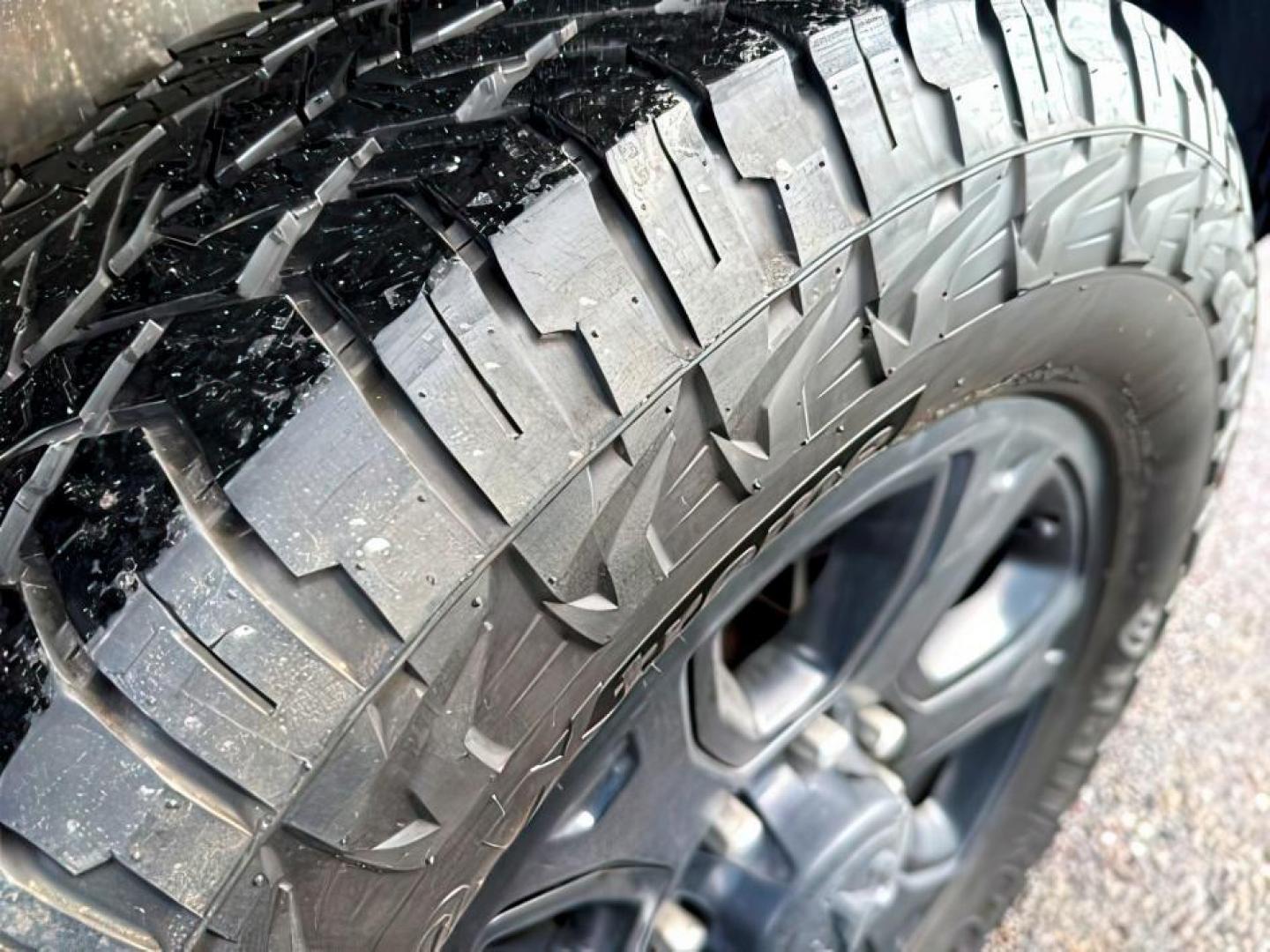 2016 BLACK /Black, leather Ram 2500 (3C6UR5FL1GG) with an 67L L6 OHV 24V TURBO DIESEL engine, Automatic transmission, located at 1175 N Woodruff Ave, Idaho Falls, ID, 83401, 43.506901, -111.999657 - At Timberline Auto, finding a great deal on your next vehicle is always easy! Our experienced sales staff's goal is to help find you the right vehicle at the right price! Our knowledgeable finance department has options for almost any credit score. We offer extended service contract options to prote - Photo#8