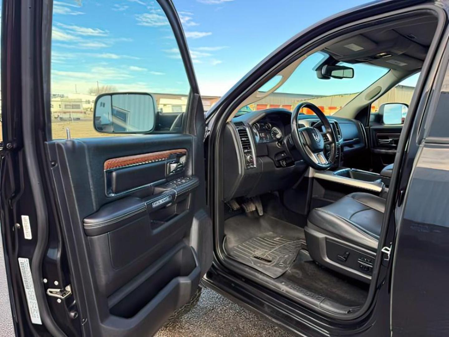 2016 BLACK /Black, leather Ram 2500 (3C6UR5FL1GG) with an 67L L6 OHV 24V TURBO DIESEL engine, Automatic transmission, located at 1175 N Woodruff Ave, Idaho Falls, ID, 83401, 43.506901, -111.999657 - At Timberline Auto, finding a great deal on your next vehicle is always easy! Our experienced sales staff's goal is to help find you the right vehicle at the right price! Our knowledgeable finance department has options for almost any credit score. We offer extended service contract options to prote - Photo#9