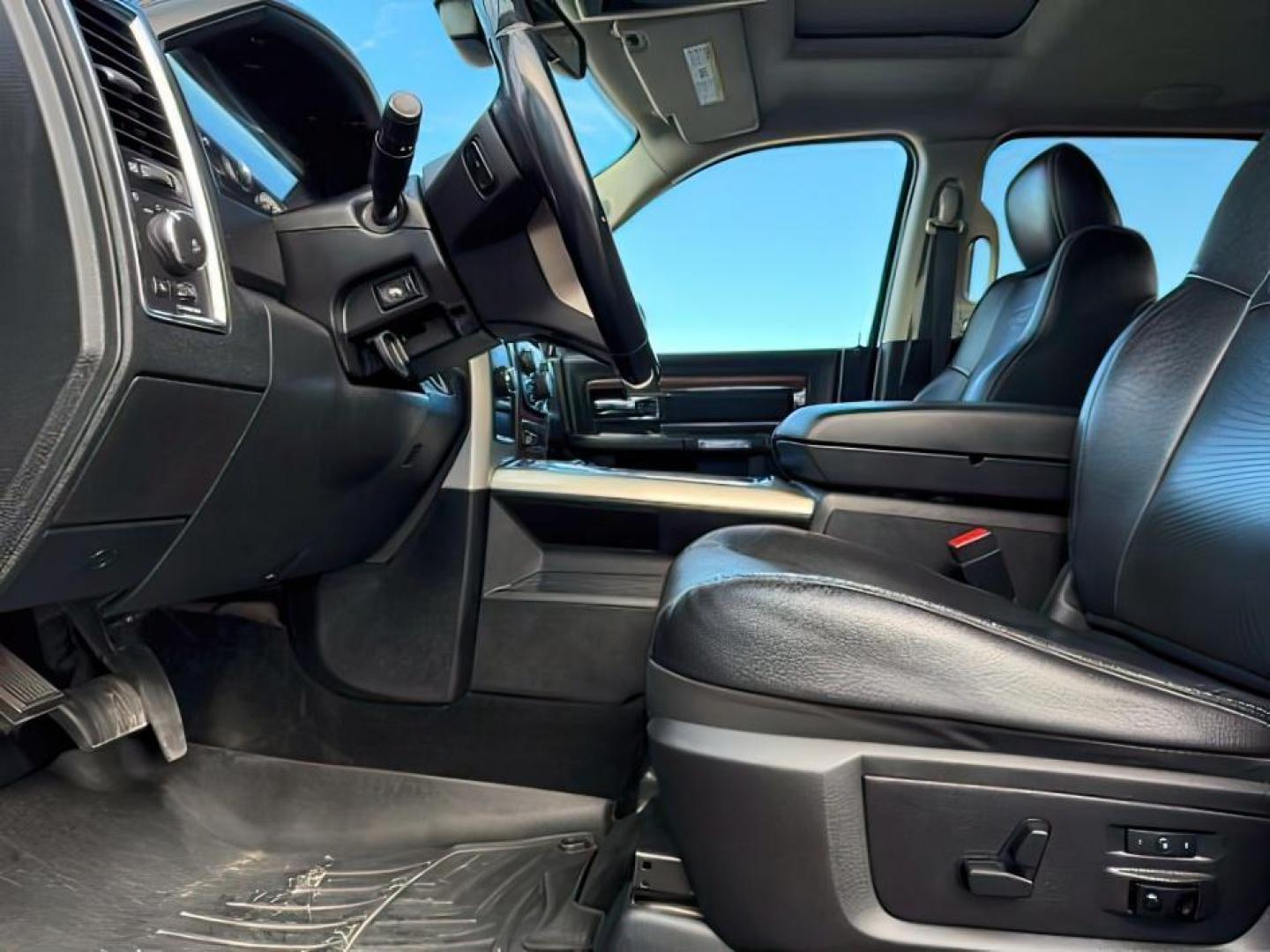 2016 BLACK /Black, leather Ram 2500 (3C6UR5FL1GG) with an 67L L6 OHV 24V TURBO DIESEL engine, Automatic transmission, located at 1175 N Woodruff Ave, Idaho Falls, ID, 83401, 43.506901, -111.999657 - At Timberline Auto, finding a great deal on your next vehicle is always easy! Our experienced sales staff's goal is to help find you the right vehicle at the right price! Our knowledgeable finance department has options for almost any credit score. We offer extended service contract options to prote - Photo#10