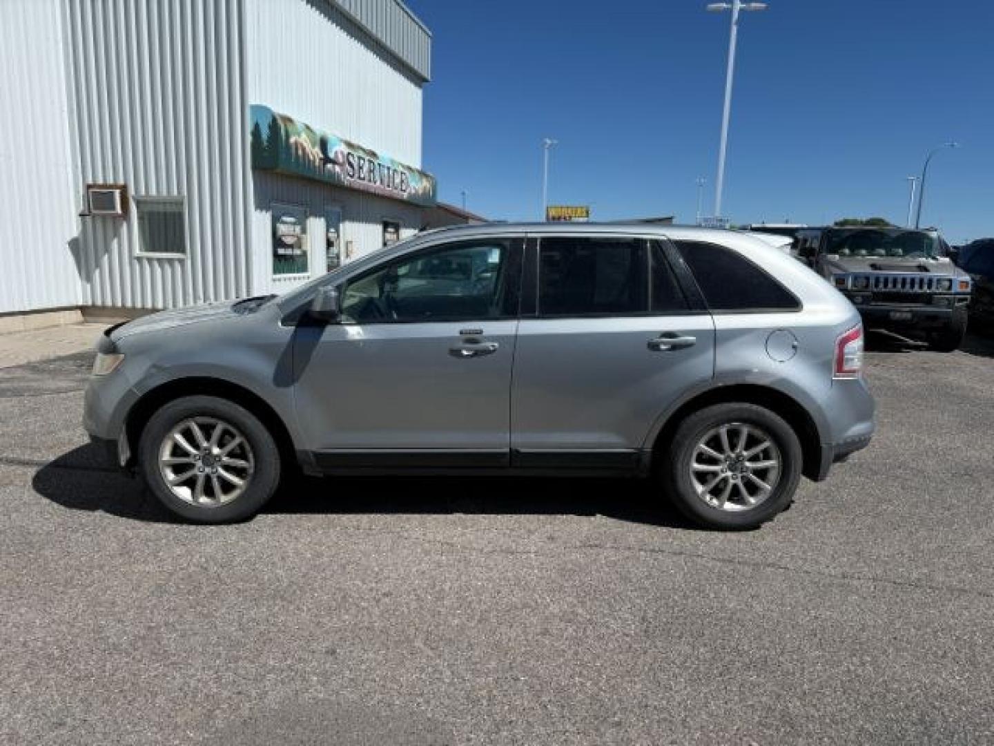 2007 SILVER /Charcoal Leather Interior Ford Edge (2FMDK49C57B) with an 35L V6 DOHC 24V engine, Automatic transmission, located at 1175 N Woodruff Ave, Idaho Falls, ID, 83401, 43.506901, -111.999657 - At Timberline Auto, finding a great deal on your next vehicle is always easy! Our experienced sales staff goal is to help find you the right vehicle at the right price! Our knowledgeable finance department has options for almost any credit score. We offer extended service contract options to prot- Photo#1