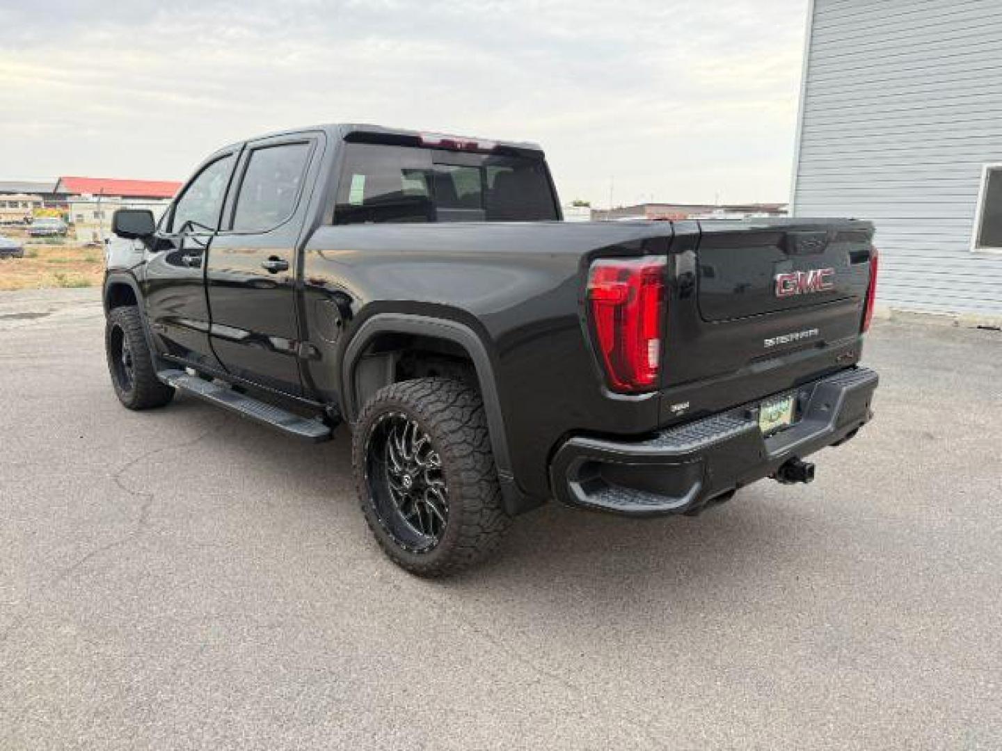 2020 Onyx Black /Jet Black w/Kalahari Accents, leather GMC Sierra 1500 (1GTP9EEL2LZ) with an 62L V8 OHV 16V engine, Automatic transmission, located at 1175 N Woodruff Ave, Idaho Falls, ID, 83401, 43.506901, -111.999657 - At Timberline Auto, finding a great deal on your next vehicle is always easy! Our experienced sales staff's goal is to help find you the right vehicle at the right price! Our knowledgeable finance department has options for almost any credit score. We offer extended service contract options to prote - Photo#28