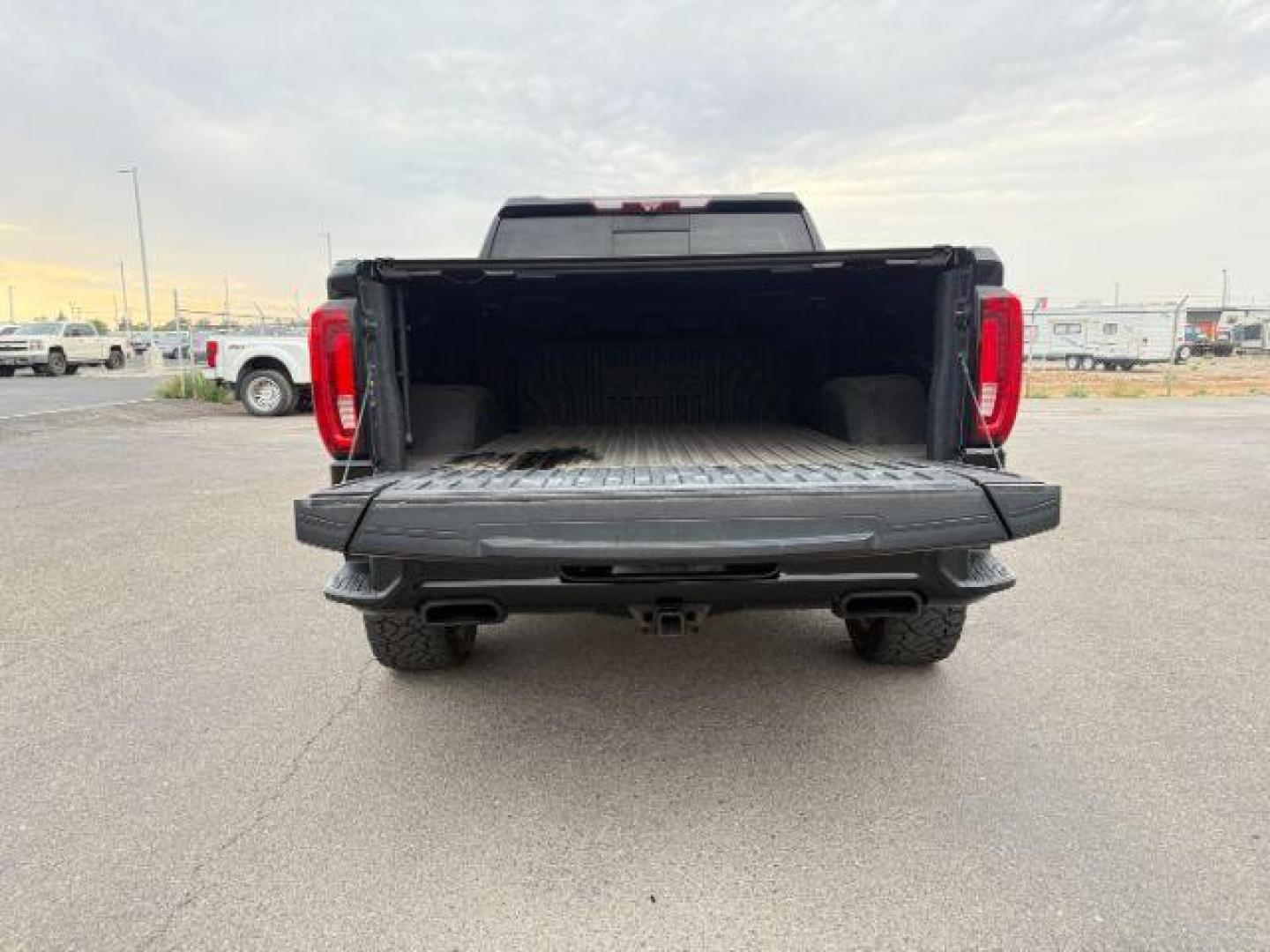 2020 Onyx Black /Jet Black w/Kalahari Accents, leather GMC Sierra 1500 (1GTP9EEL2LZ) with an 62L V8 OHV 16V engine, Automatic transmission, located at 1175 N Woodruff Ave, Idaho Falls, ID, 83401, 43.506901, -111.999657 - At Timberline Auto, finding a great deal on your next vehicle is always easy! Our experienced sales staff's goal is to help find you the right vehicle at the right price! Our knowledgeable finance department has options for almost any credit score. We offer extended service contract options to prote - Photo#32