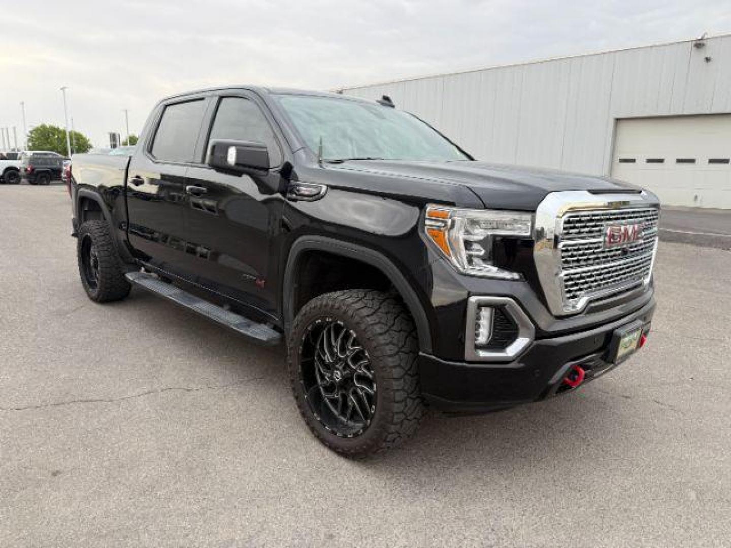2020 Onyx Black /Jet Black w/Kalahari Accents, leather GMC Sierra 1500 (1GTP9EEL2LZ) with an 62L V8 OHV 16V engine, Automatic transmission, located at 1175 N Woodruff Ave, Idaho Falls, ID, 83401, 43.506901, -111.999657 - At Timberline Auto, finding a great deal on your next vehicle is always easy! Our experienced sales staff's goal is to help find you the right vehicle at the right price! Our knowledgeable finance department has options for almost any credit score. We offer extended service contract options to prote - Photo#35