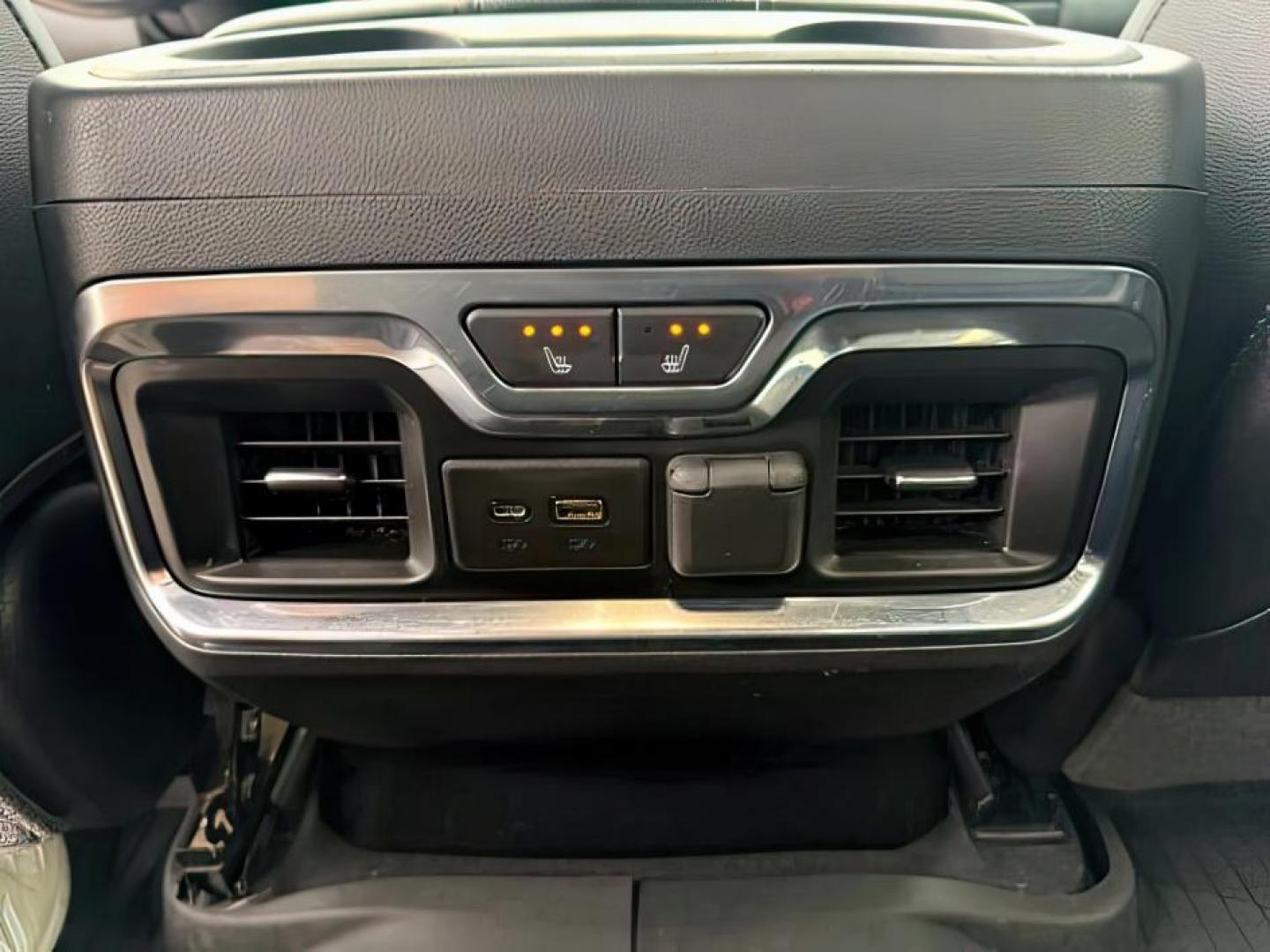 2020 Onyx Black /Jet Black w/Kalahari Accents, leather GMC Sierra 1500 (1GTP9EEL2LZ) with an 62L V8 OHV 16V engine, Automatic transmission, located at 1175 N Woodruff Ave, Idaho Falls, ID, 83401, 43.506901, -111.999657 - At Timberline Auto, finding a great deal on your next vehicle is always easy! Our experienced sales staff's goal is to help find you the right vehicle at the right price! Our knowledgeable finance department has options for almost any credit score. We offer extended service contract options to prote - Photo#23