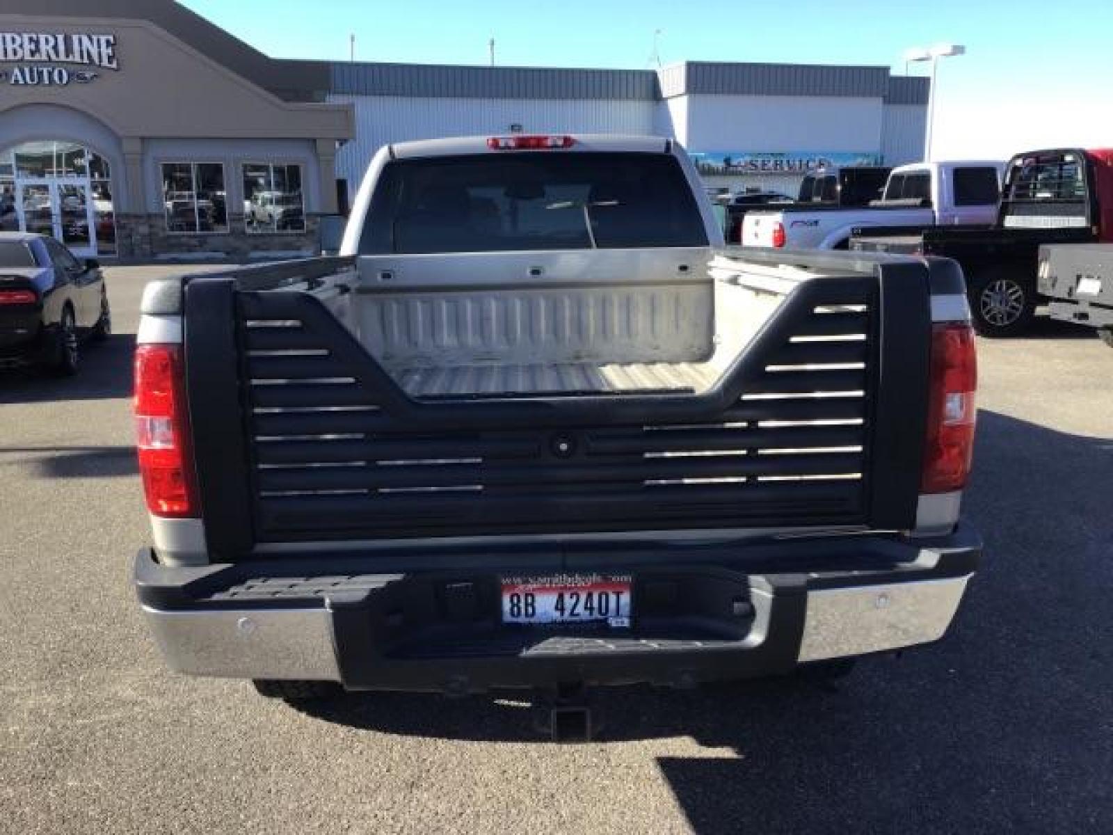 2007 SILVER /CLOTH Chevrolet Silverado 3500HD LT (1GCHK39657E) with an 6.6 engine, AUTOMATIC transmission, located at 1235 N Woodruff Ave., Idaho Falls, 83401, (208) 523-1053, 43.507172, -112.000488 - This 2007 Chevrolet 3500HD 4x4 LT, with the 6.6L diesel motor, cloth interior, cruise control, power locks, power windows, and AM/FM CD player. At Timberline Auto it is always easy to find a great deal on your next vehicle! Our experienced sales staff can help find the right vehicle that will fit - Photo #3