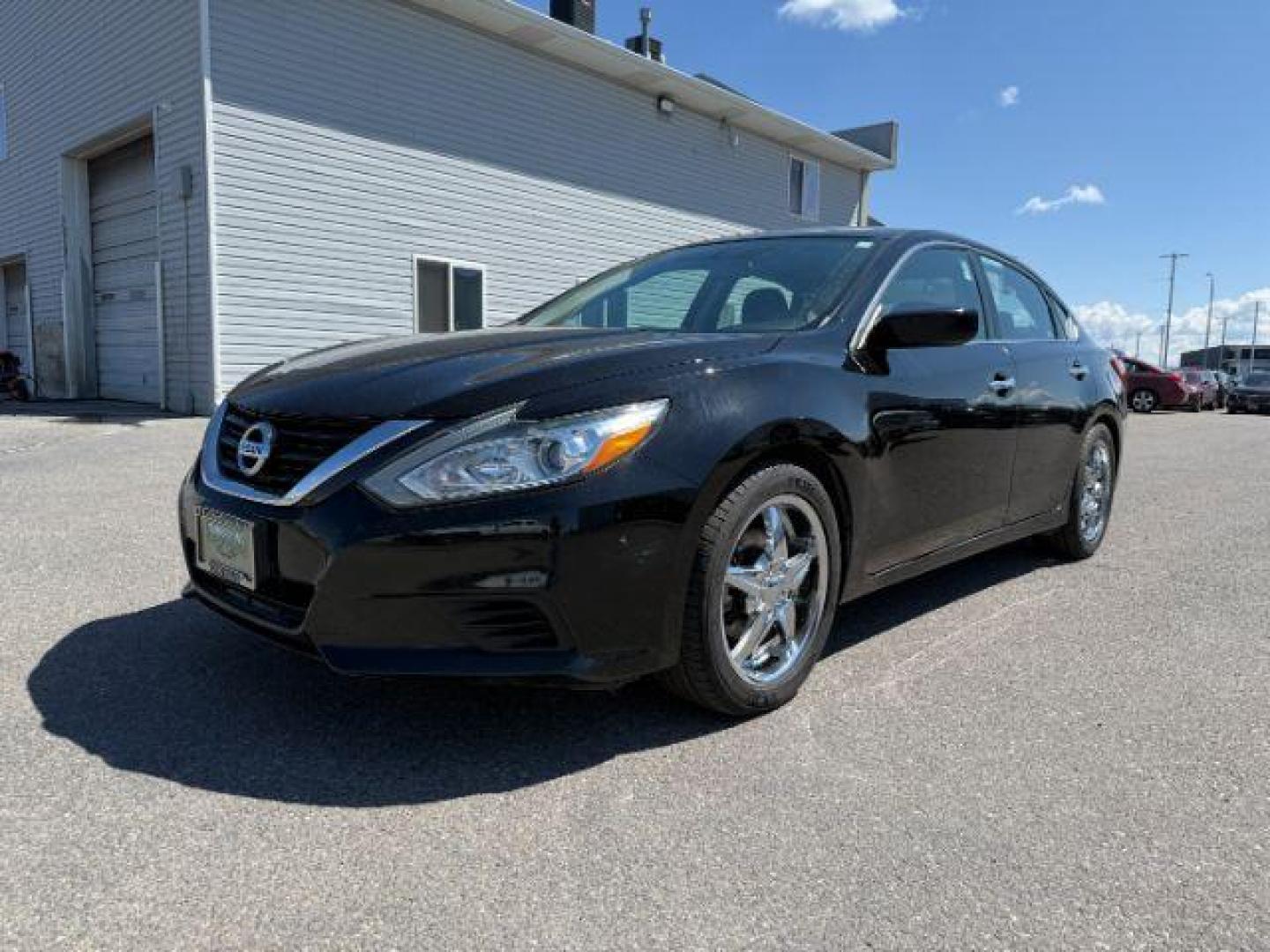 2017 BLACK /BLACK Nissan Altima 2.5 SV (1N4AL3AP4HN) with an 2.5 engine, AUTOMATIC transmission, located at 1235 N Woodruff Ave., Idaho Falls, 83401, (208) 523-1053, 43.507172, -112.000488 - At Timberline Auto, finding a great deal on your next vehicle is always easy! Our experienced sales staff's goal is to help find you the right vehicle at the right price! Our knowledgeable finance department has options for almost any credit score. We offer extended service contract options to prote - Photo#0