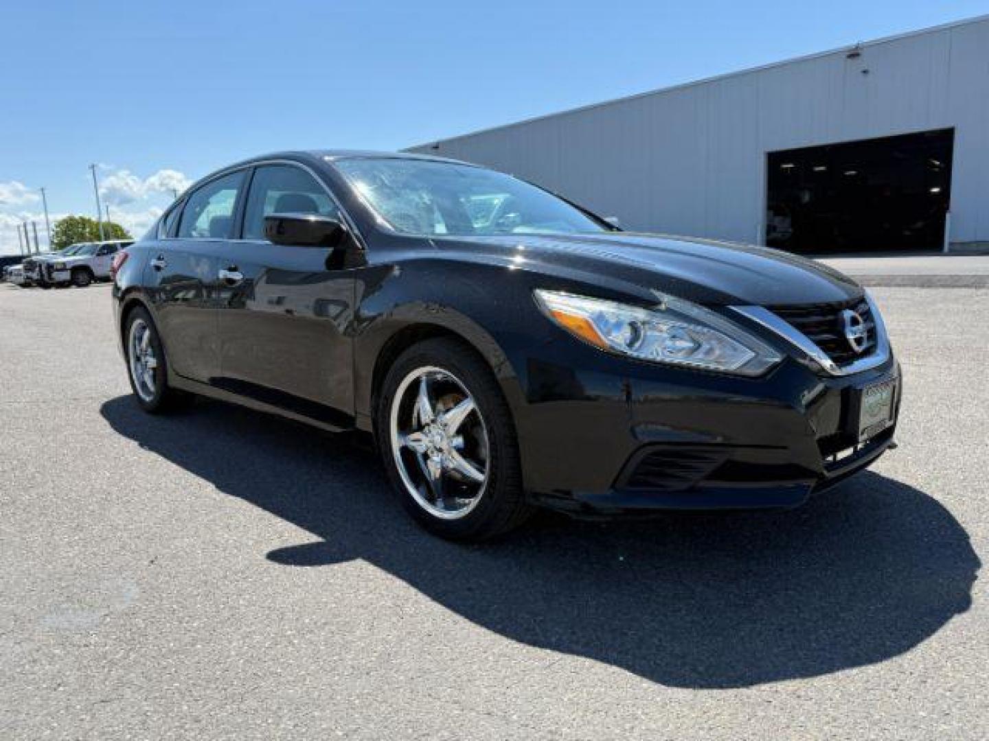 2017 BLACK /BLACK Nissan Altima 2.5 SV (1N4AL3AP4HN) with an 2.5 engine, AUTOMATIC transmission, located at 1235 N Woodruff Ave., Idaho Falls, 83401, (208) 523-1053, 43.507172, -112.000488 - At Timberline Auto, finding a great deal on your next vehicle is always easy! Our experienced sales staff's goal is to help find you the right vehicle at the right price! Our knowledgeable finance department has options for almost any credit score. We offer extended service contract options to prote - Photo#6