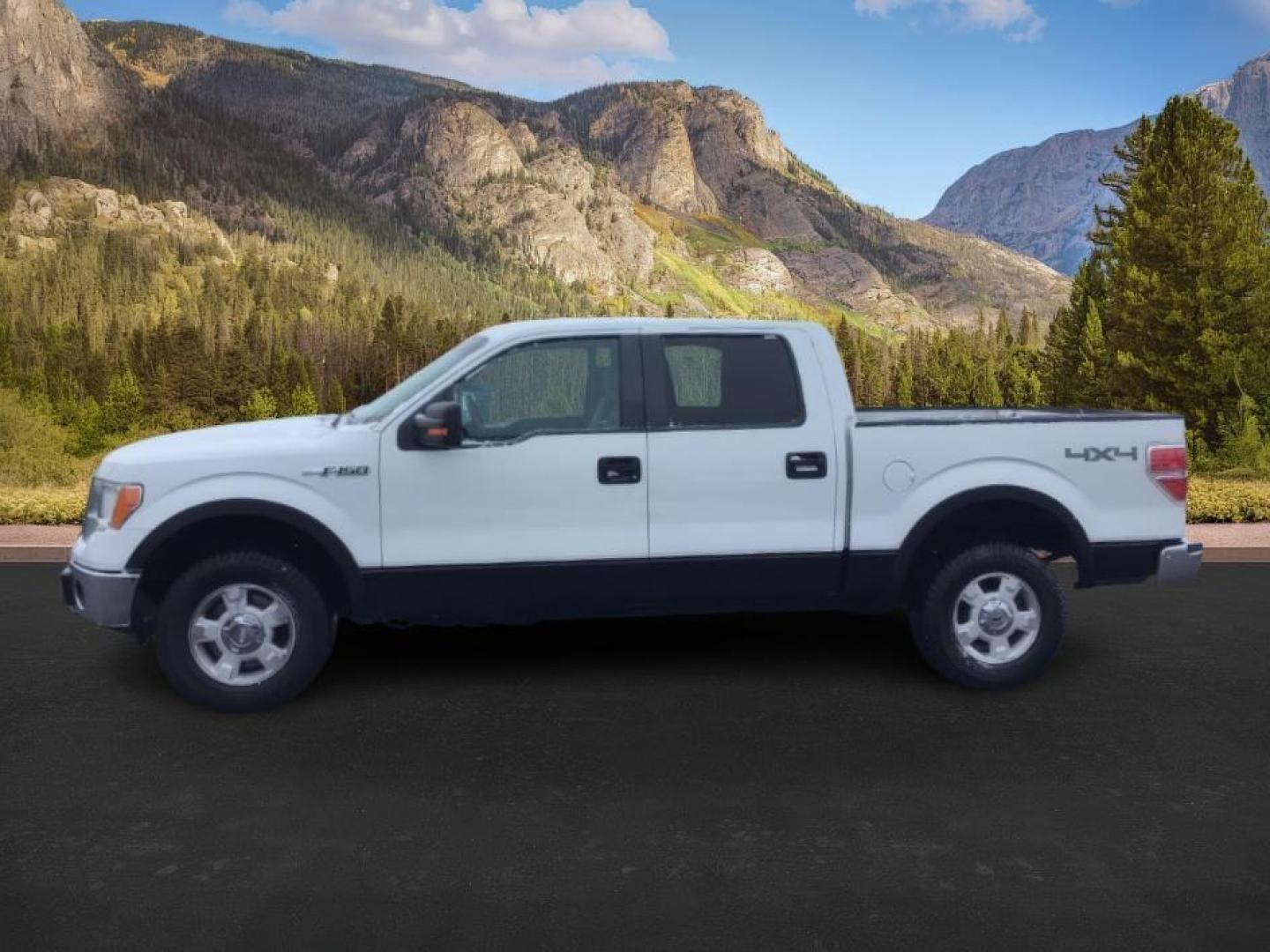 2013 WHITE /CLOTH Ford F-150 XLT SuperCrew 5.5-ft. Bed 4WD (1FTFW1ET9DF) with an 3.5L V6 TURBO engine, 6-Speed Automatic transmission, located at 1235 N Woodruff Ave., Idaho Falls, 83401, (208) 523-1053, 43.507172, -112.000488 - This 2013 Ford F150 XLT 4x4, has the 3.5L ecoboost motor. It has 138,000 miles. It comes with cloth seats, blue tooth audio, power door locks, power windows, and cruise control. **At Timberline Auto it is always easy to find a great deal on your next vehicle! Our experienced sales staff can help fin - Photo#1