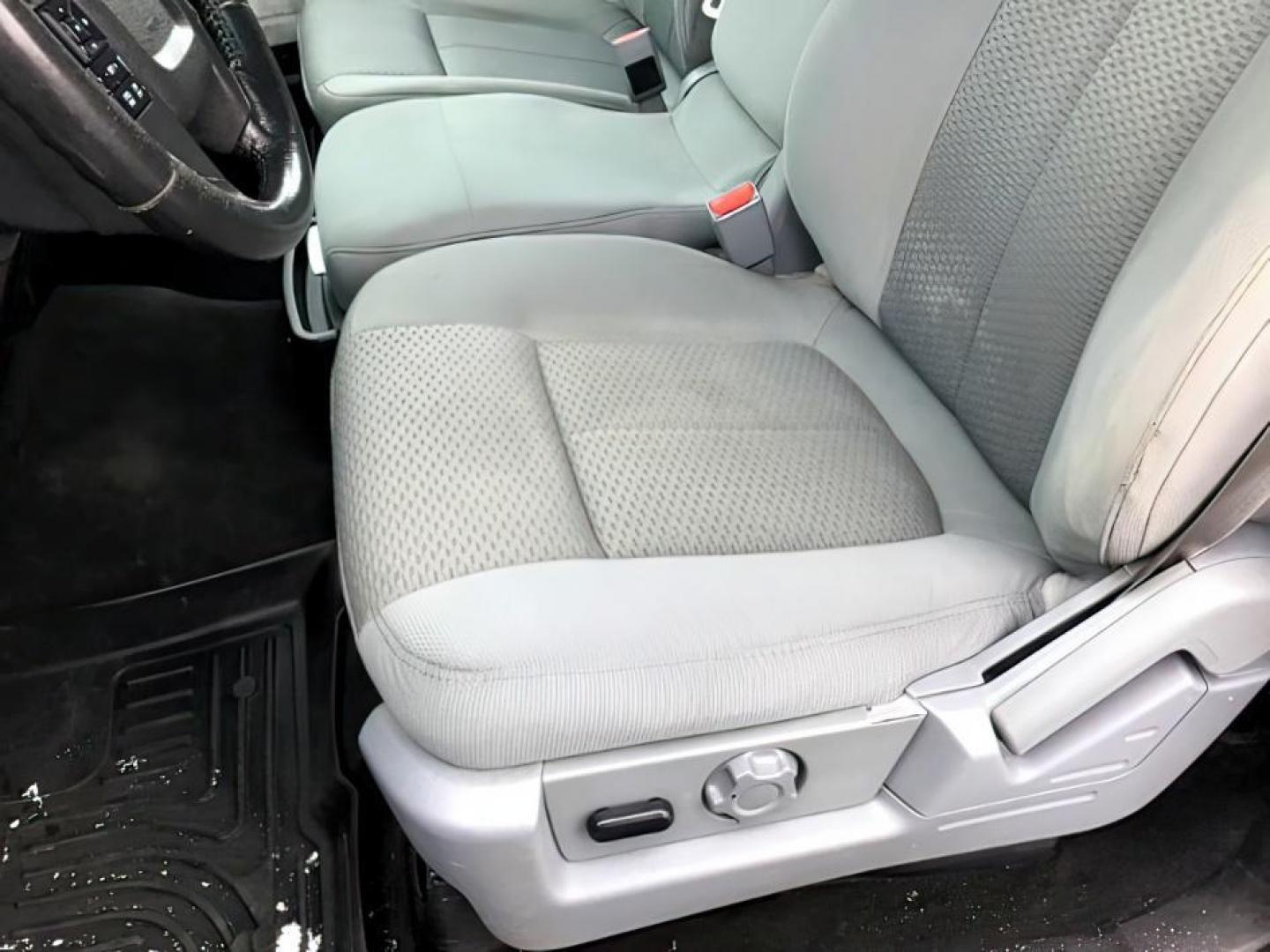 2013 WHITE /CLOTH Ford F-150 XLT SuperCrew 5.5-ft. Bed 4WD (1FTFW1ET9DF) with an 3.5L V6 TURBO engine, 6-Speed Automatic transmission, located at 1235 N Woodruff Ave., Idaho Falls, 83401, (208) 523-1053, 43.507172, -112.000488 - This 2013 Ford F150 XLT 4x4, has the 3.5L ecoboost motor. It has 138,000 miles. It comes with cloth seats, blue tooth audio, power door locks, power windows, and cruise control. **At Timberline Auto it is always easy to find a great deal on your next vehicle! Our experienced sales staff can help fin - Photo#8
