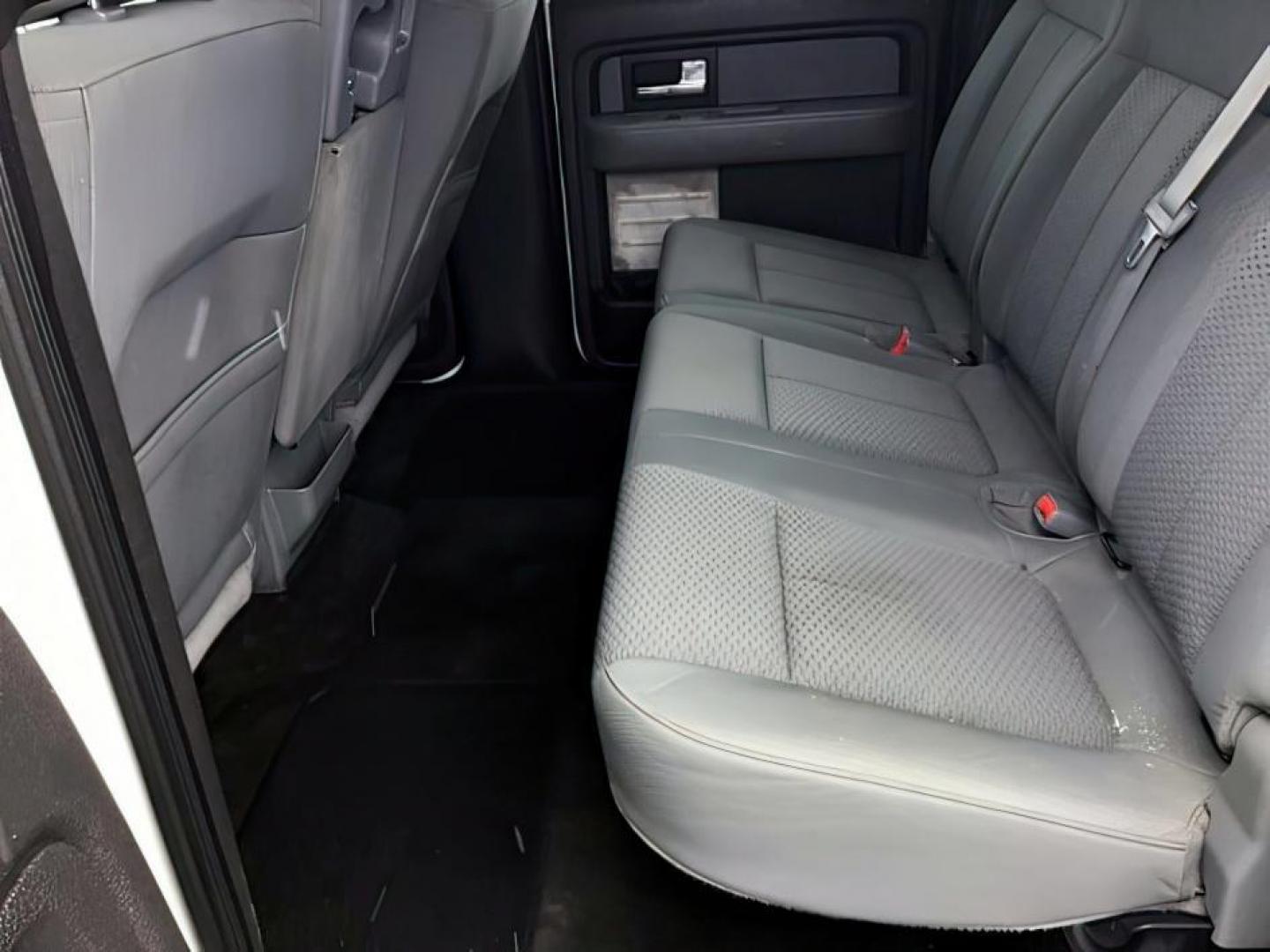 2013 WHITE /CLOTH Ford F-150 XLT SuperCrew 5.5-ft. Bed 4WD (1FTFW1ET9DF) with an 3.5L V6 TURBO engine, 6-Speed Automatic transmission, located at 1235 N Woodruff Ave., Idaho Falls, 83401, (208) 523-1053, 43.507172, -112.000488 - This 2013 Ford F150 XLT 4x4, has the 3.5L ecoboost motor. It has 138,000 miles. It comes with cloth seats, blue tooth audio, power door locks, power windows, and cruise control. **At Timberline Auto it is always easy to find a great deal on your next vehicle! Our experienced sales staff can help fin - Photo#18