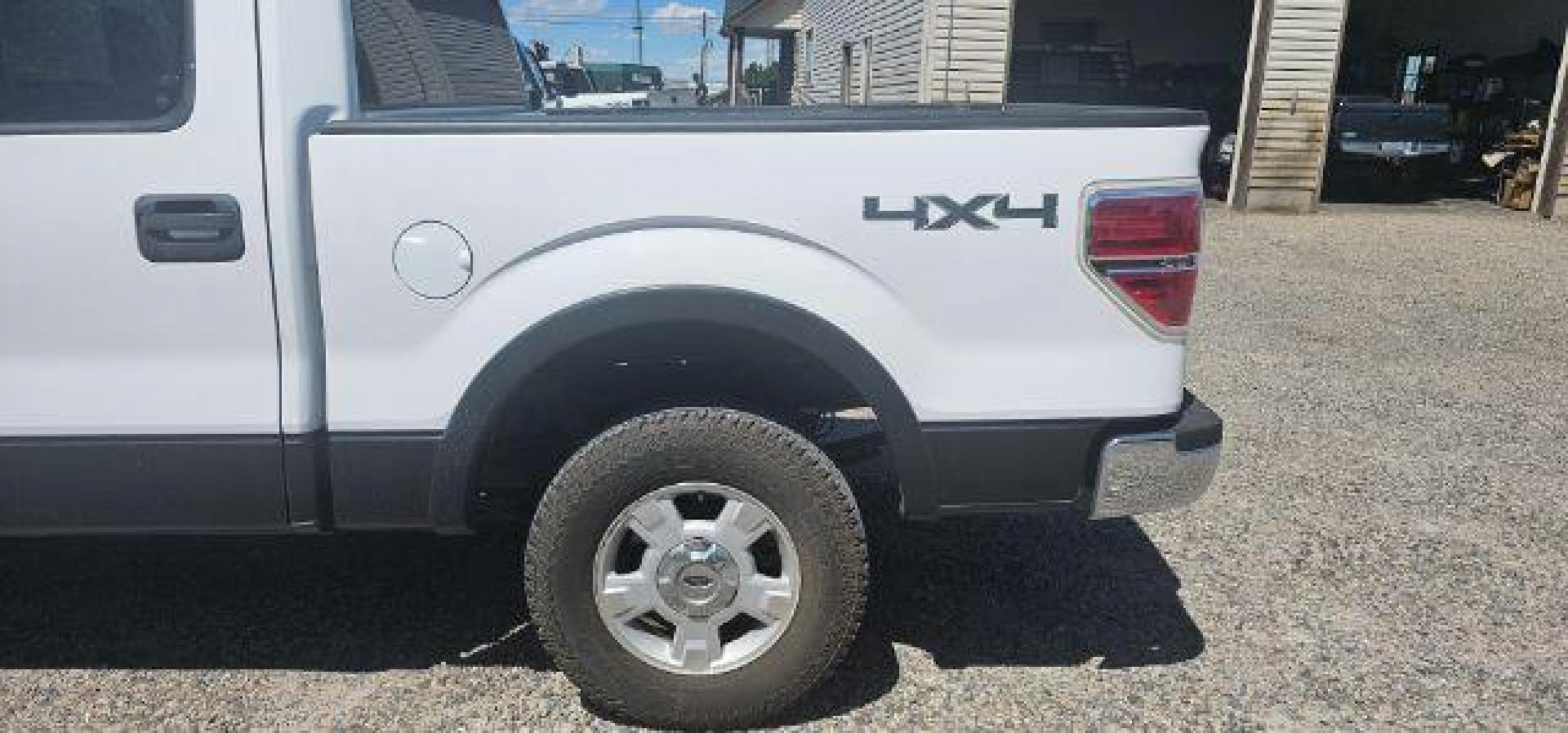 2013 WHITE /CLOTH Ford F-150 (1FTFW1ET9DF) with an 35L V6 TURBO engine, Automatic transmission, located at 1175 N Woodruff Ave, Idaho Falls, ID, 83401, 43.506901, -111.999657 - This 2013 Ford F150 XLT 4x4, has the 3.5L ecoboost motor. It has 138,000 miles. It comes with cloth seats, blue tooth audio, power door locks, power windows, and cruise control. **At Timberline Auto it is always easy to find a great deal on your next vehicle! Our experienced sales staff can help fin - Photo#27