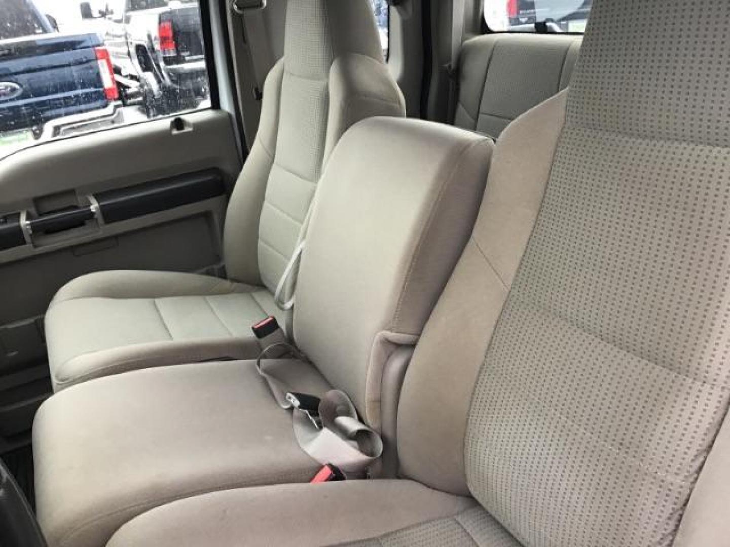 2008 Oxford White Ford F-250 SD EXTENDED CAB PICKUP 4-DR (1FTSX21R68E) with an 6.4L V8 OHV 32V TURBO DIESEL engine, 5-Speed Automatic transmission, located at 1235 N Woodruff Ave., Idaho Falls, 83401, (208) 523-1053, 43.507172, -112.000488 - Photo#9