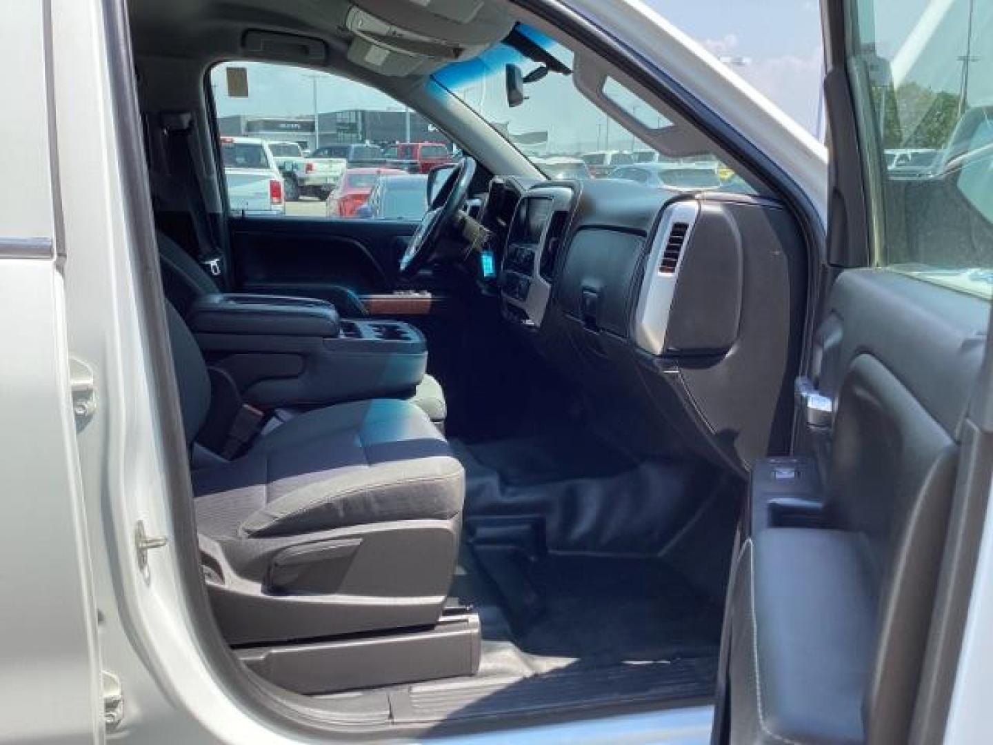 2015 Summit White /Jet Black, cloth GMC Sierra 1500 SLE Crew Cab Short Box 4WD (3GTU2UEC3FG) with an 5.3L V8 OHV 16V engine, 6-Speed Automatic transmission, located at 1235 N Woodruff Ave., Idaho Falls, 83401, (208) 523-1053, 43.507172, -112.000488 - New Inventory. Going thru service and inspection. Call for more pictures. At Timberline Auto it is always easy to find a great deal on your next vehicle! Our experienced sales staff can help find the right vehicle that will fit your needs. Our knowledgeable finance department has options for almost - Photo#25